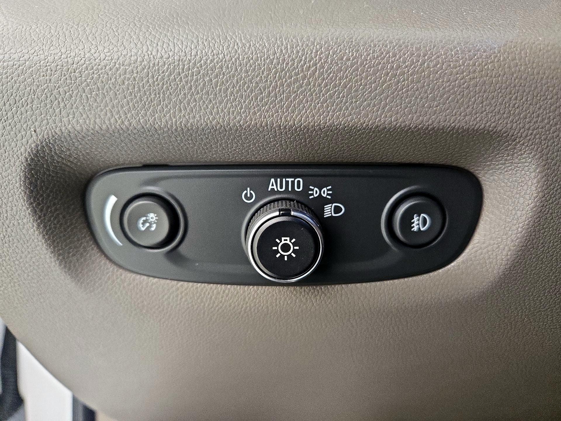 Thumbnail: 2020 Chevrolet Traverse - 13