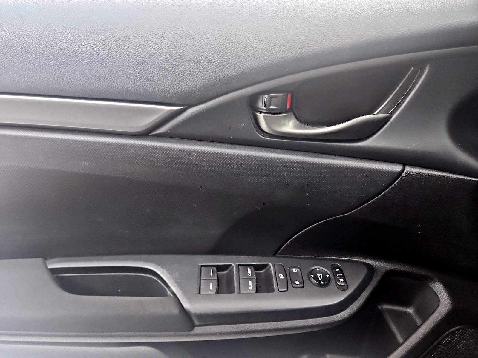 2018 Honda Civic Hatchback Sport - Photo 13