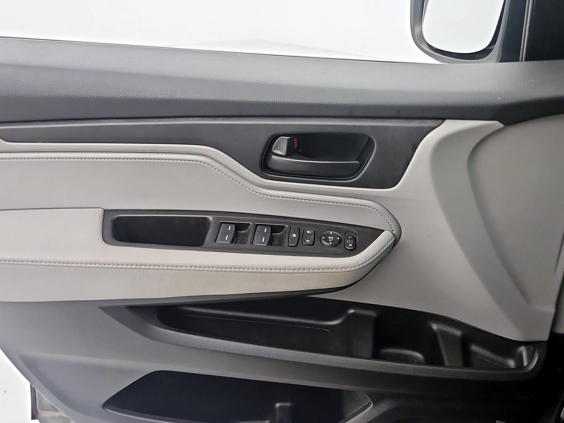 Thumbnail: 2022 Honda Odyssey - 12