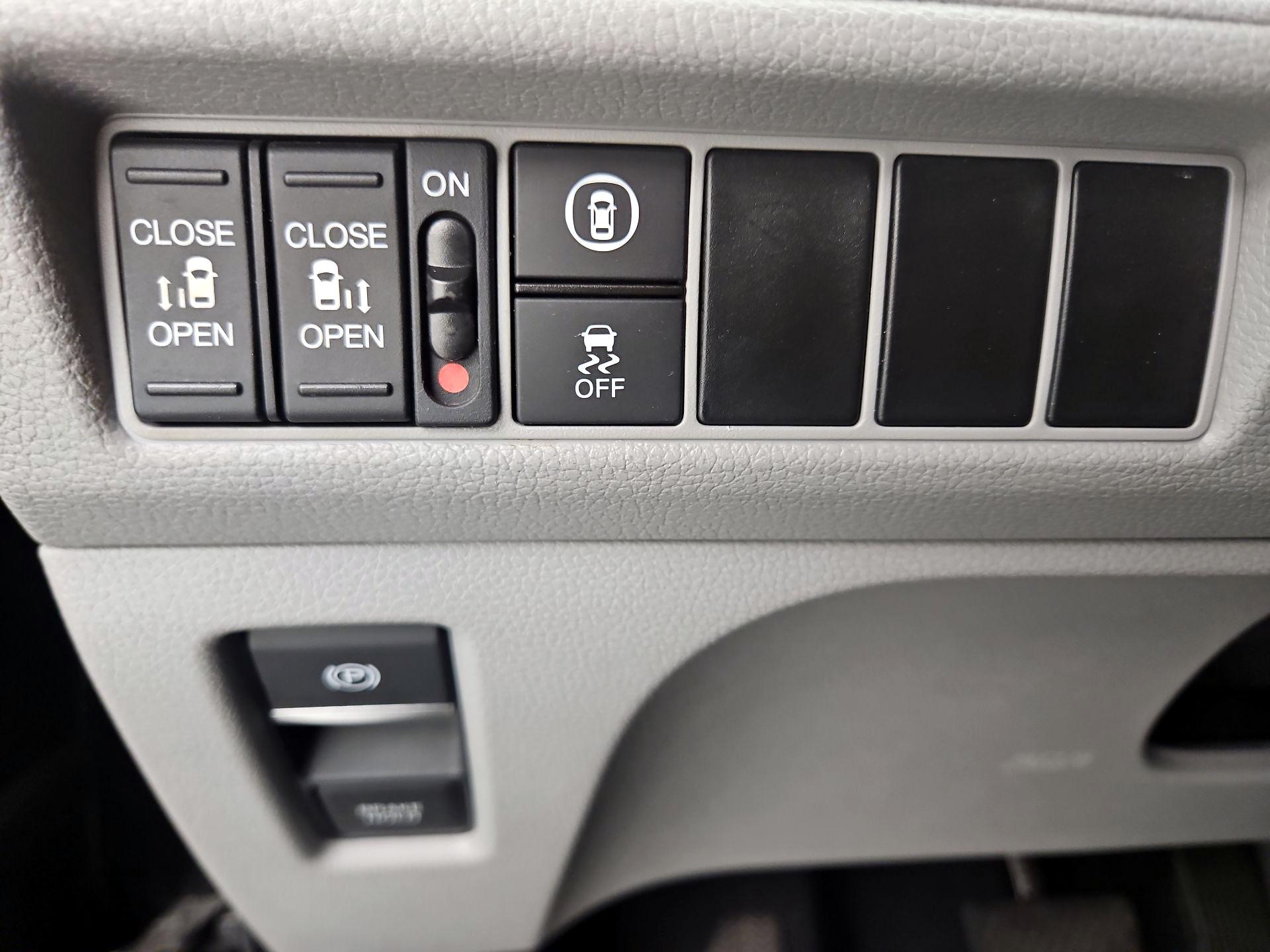 Thumbnail: 2022 Honda Odyssey - 13