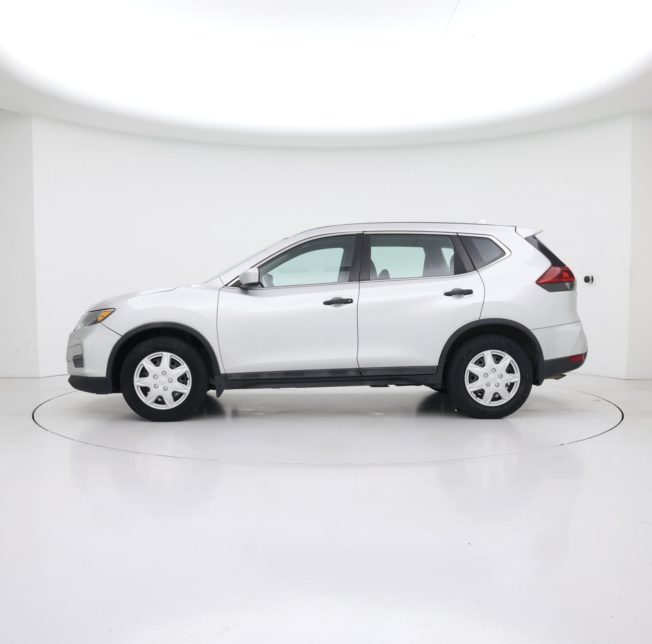 Thumbnail: 2018 Nissan Rogue - 3