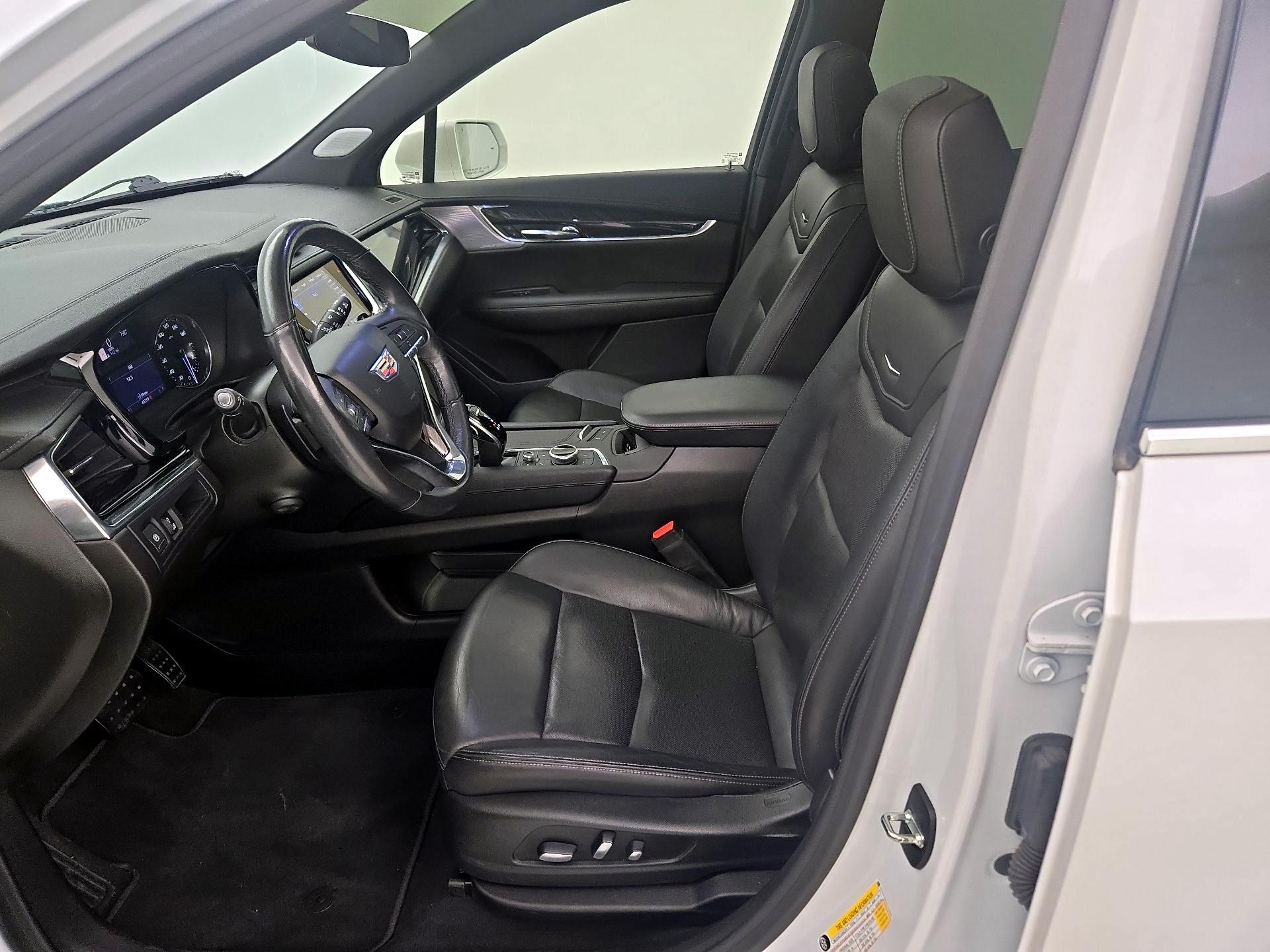 Thumbnail: 2020 Cadillac XT6 - 11