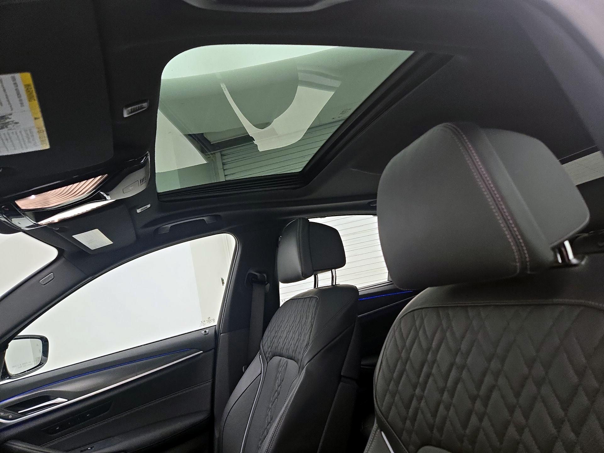 Thumbnail: 2021 BMW 5 Series - 20