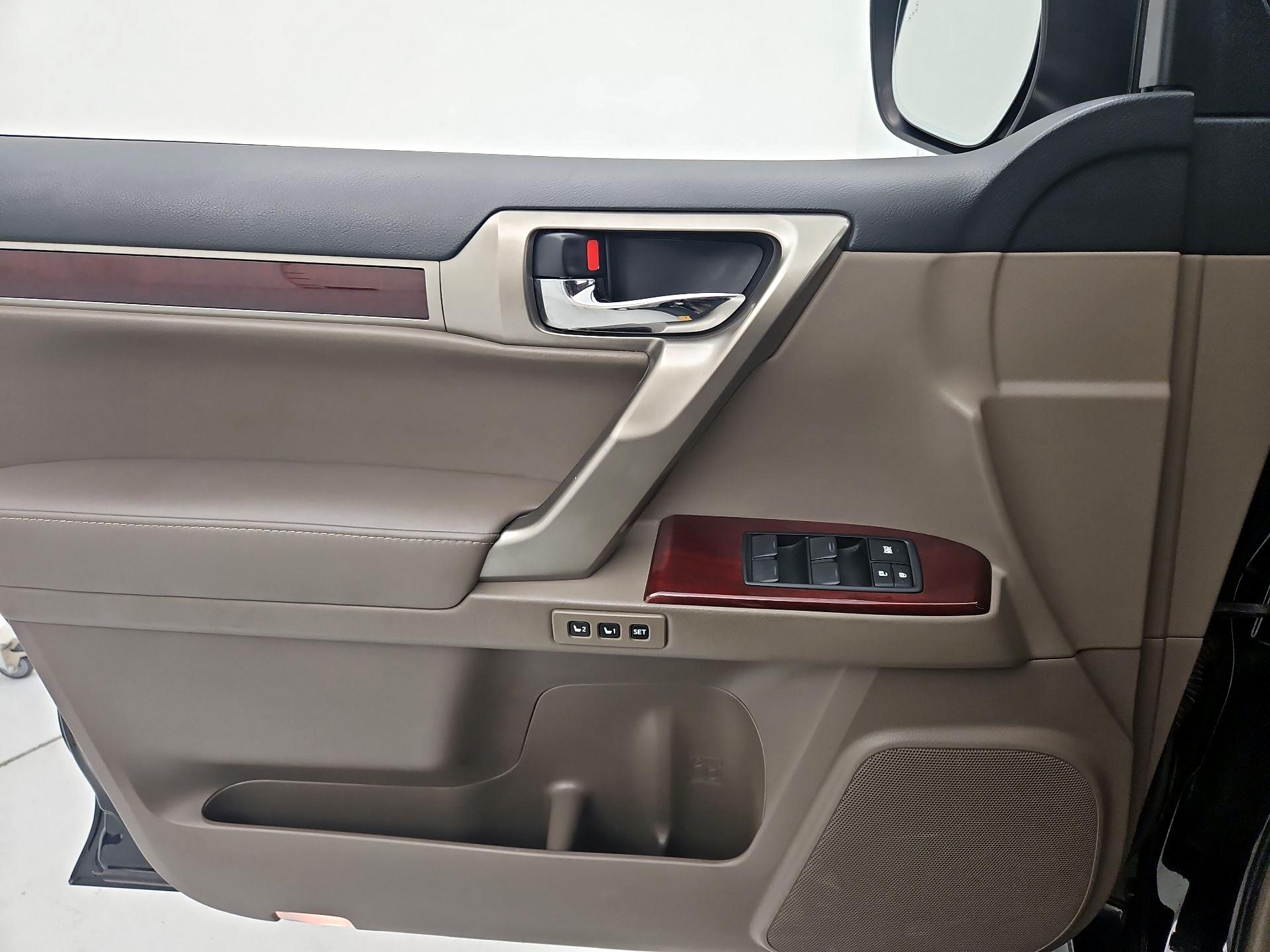 Thumbnail: 2019 Lexus GX - 12