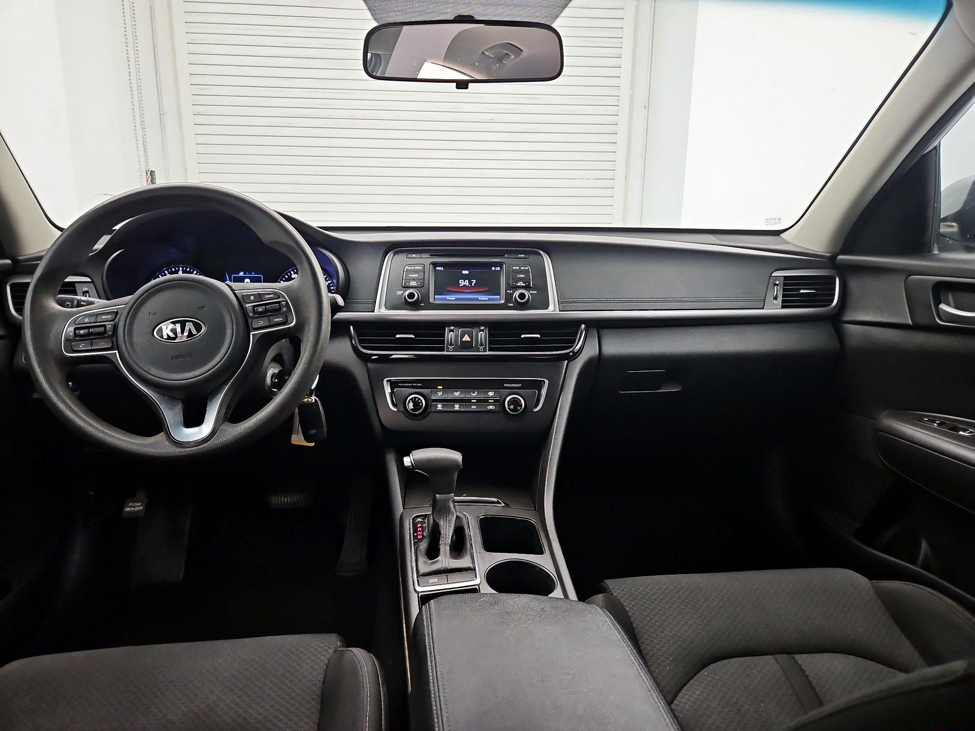 Thumbnail: 2017 Kia Optima - 9