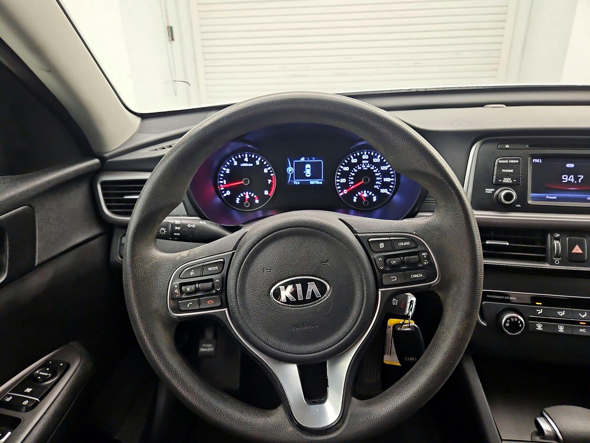 Thumbnail: 2017 Kia Optima - 10