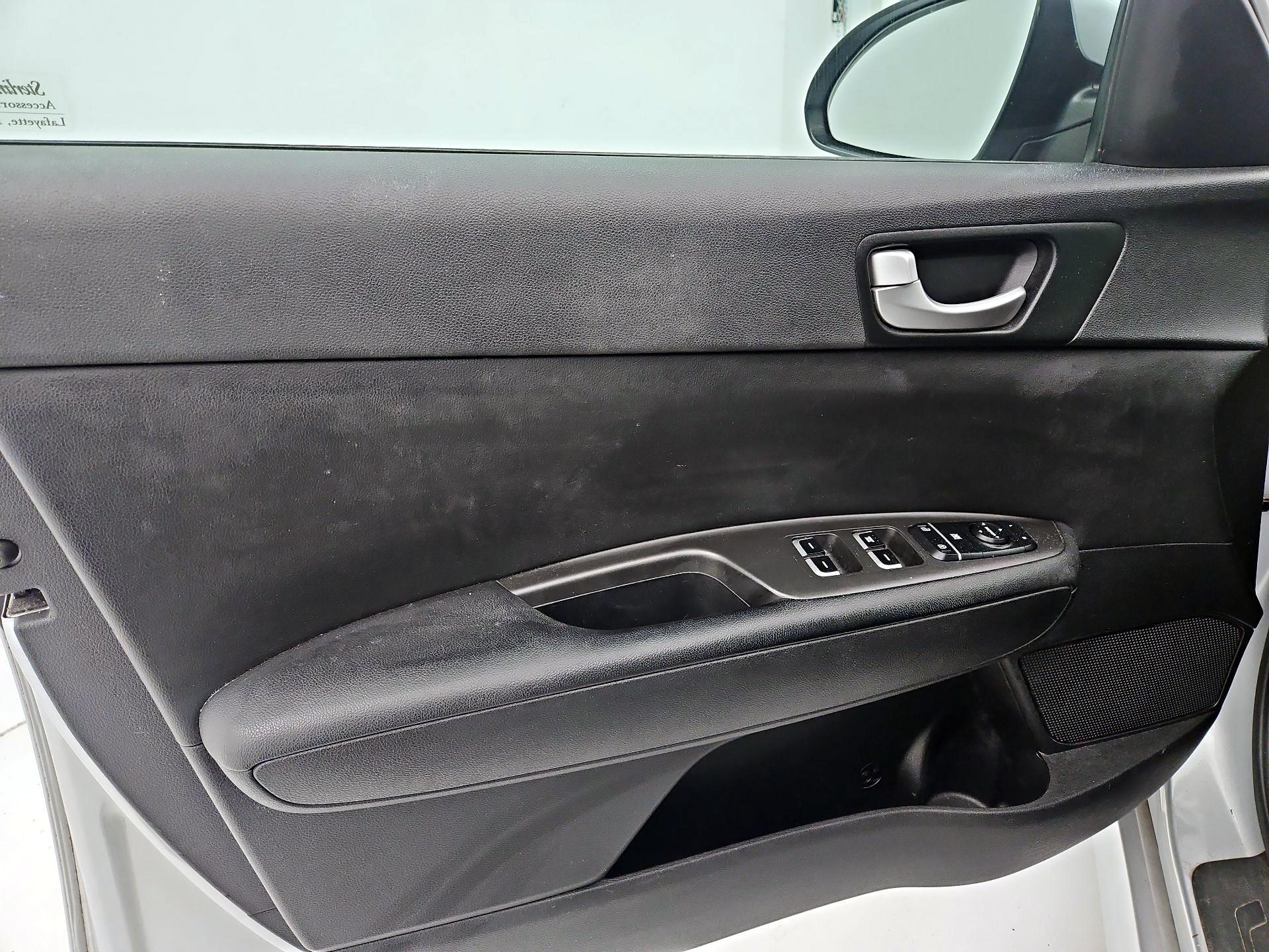 Thumbnail: 2017 Kia Optima - 12