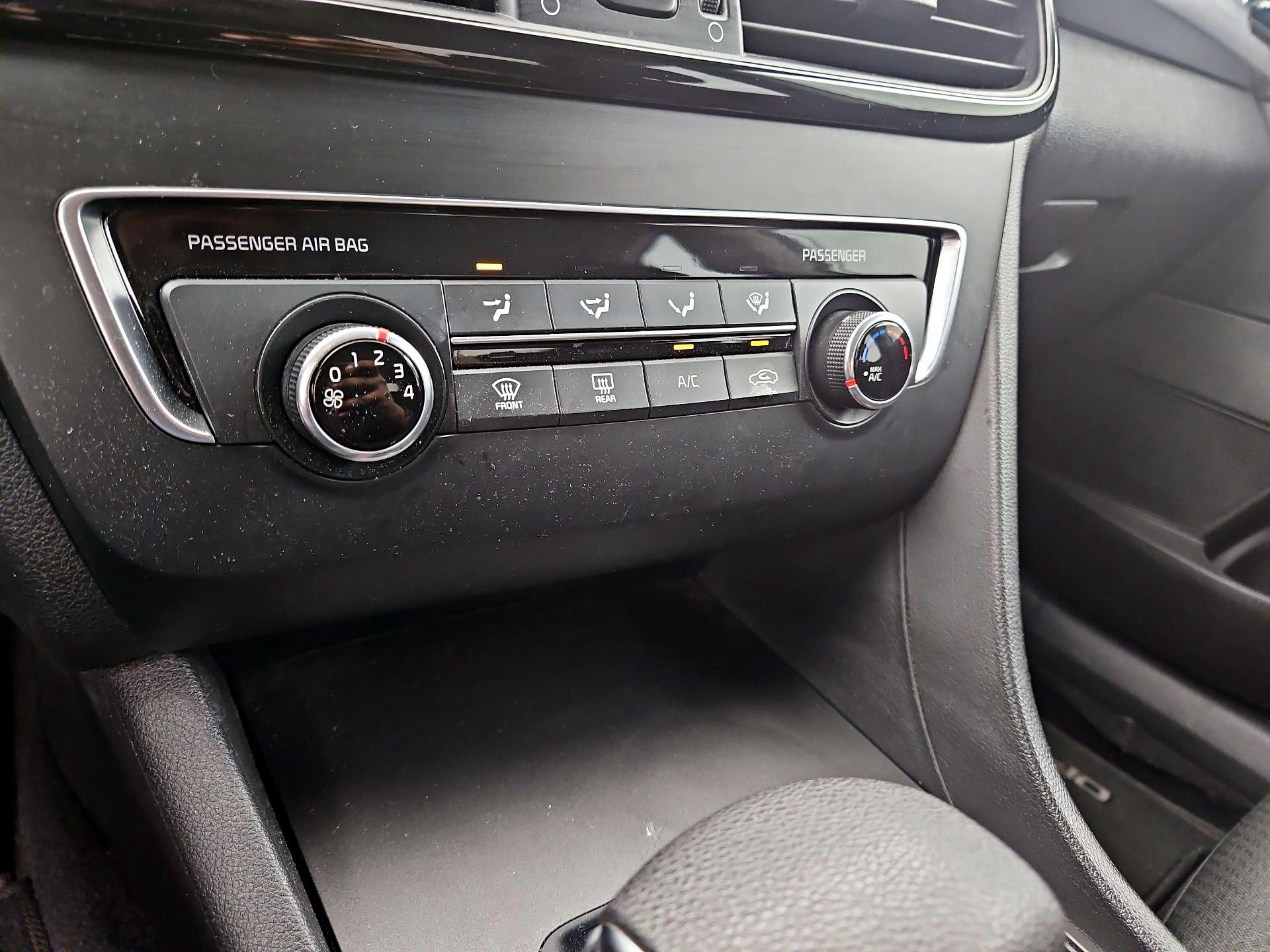 Thumbnail: 2017 Kia Optima - 16