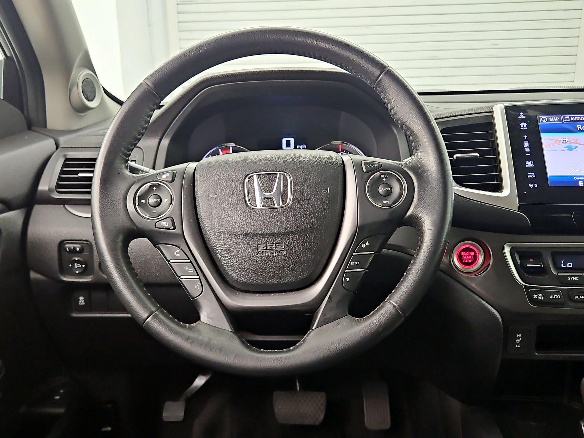 Thumbnail: 2018 Honda Pilot - 10