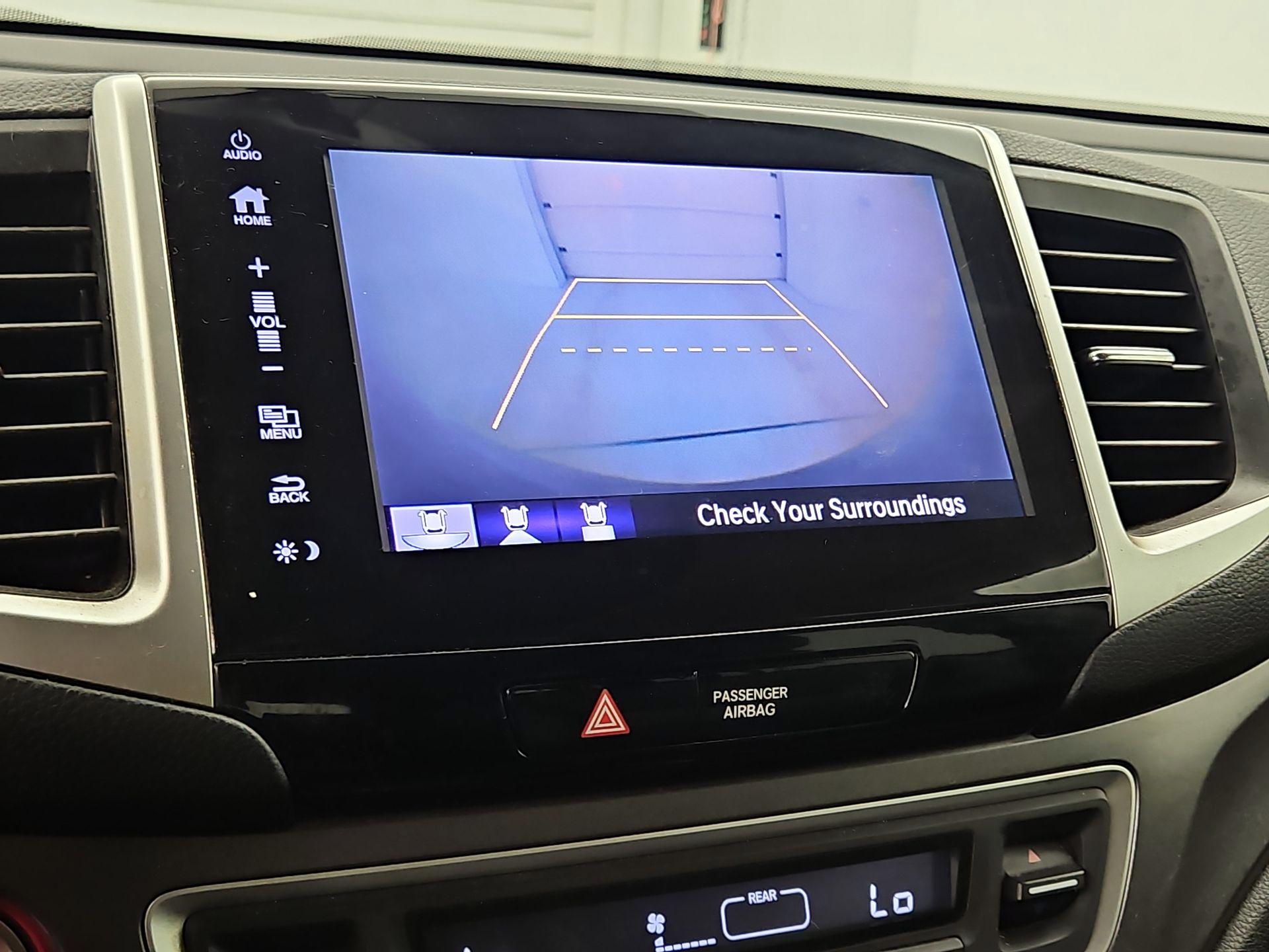 Thumbnail: 2018 Honda Pilot - 15