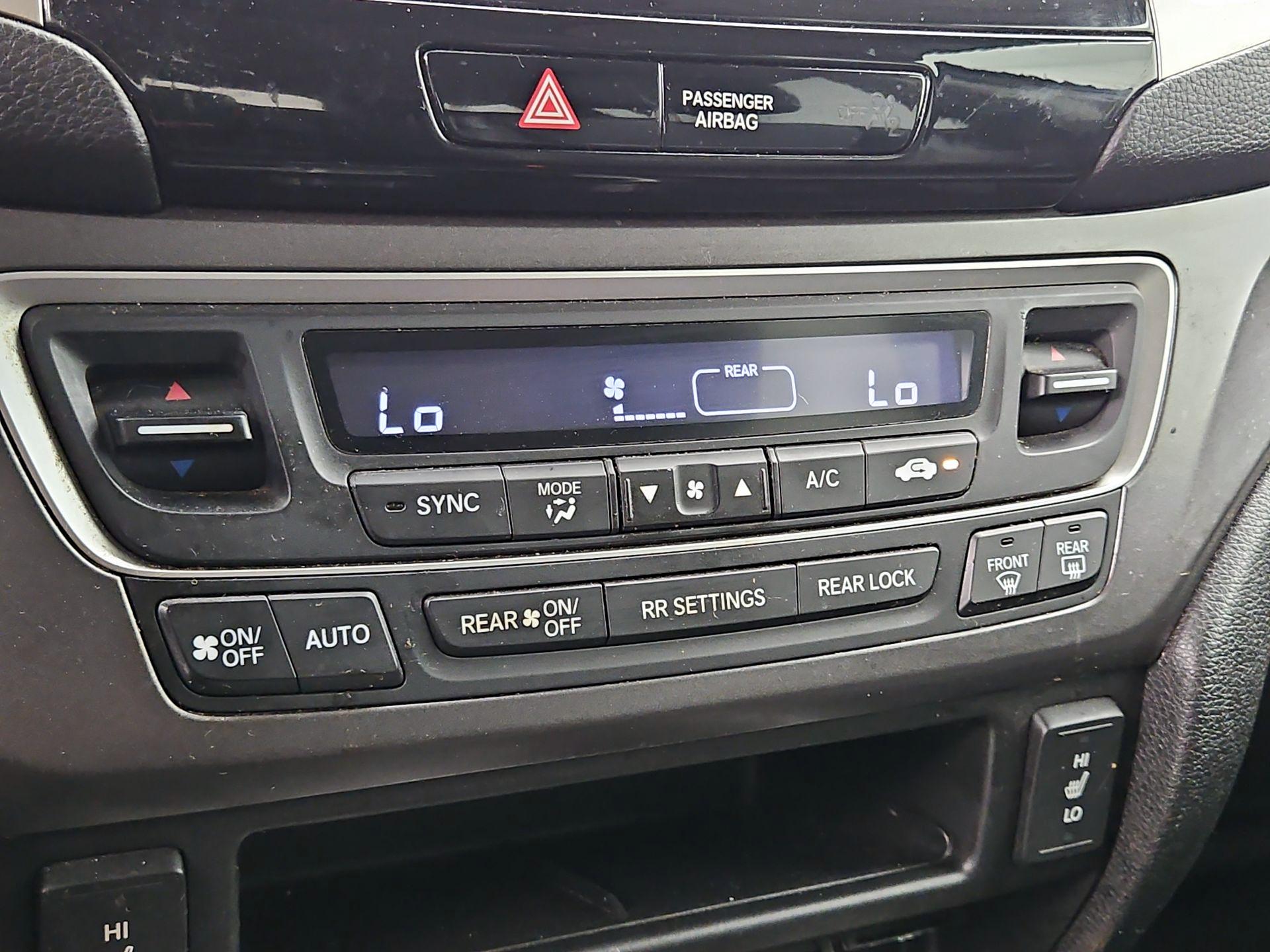 Thumbnail: 2018 Honda Pilot - 17