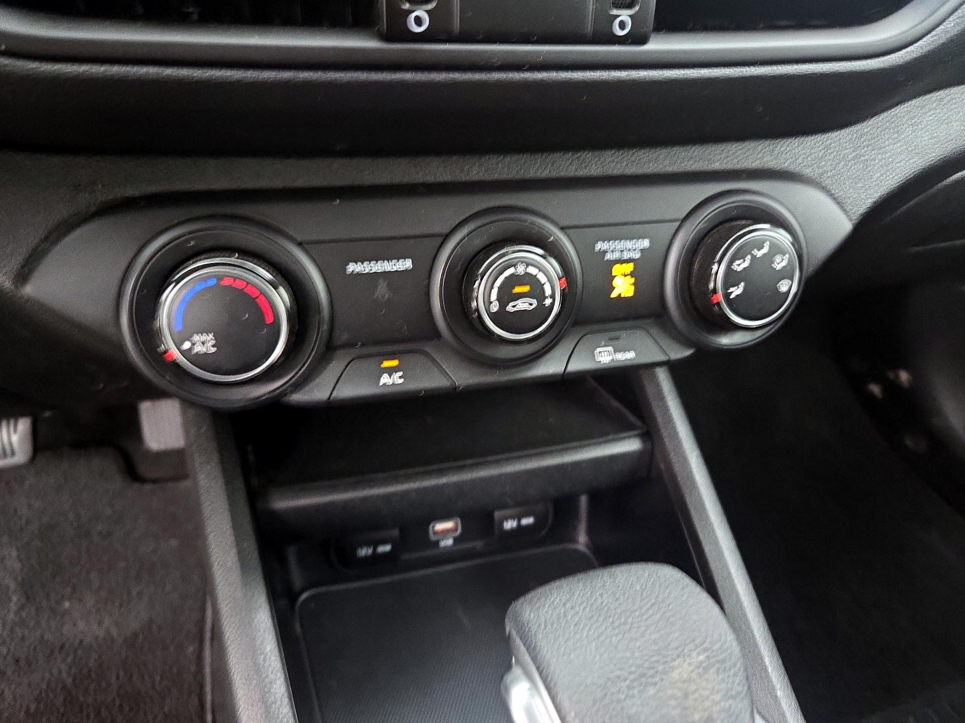 Thumbnail: 2023 Kia Forte - 16