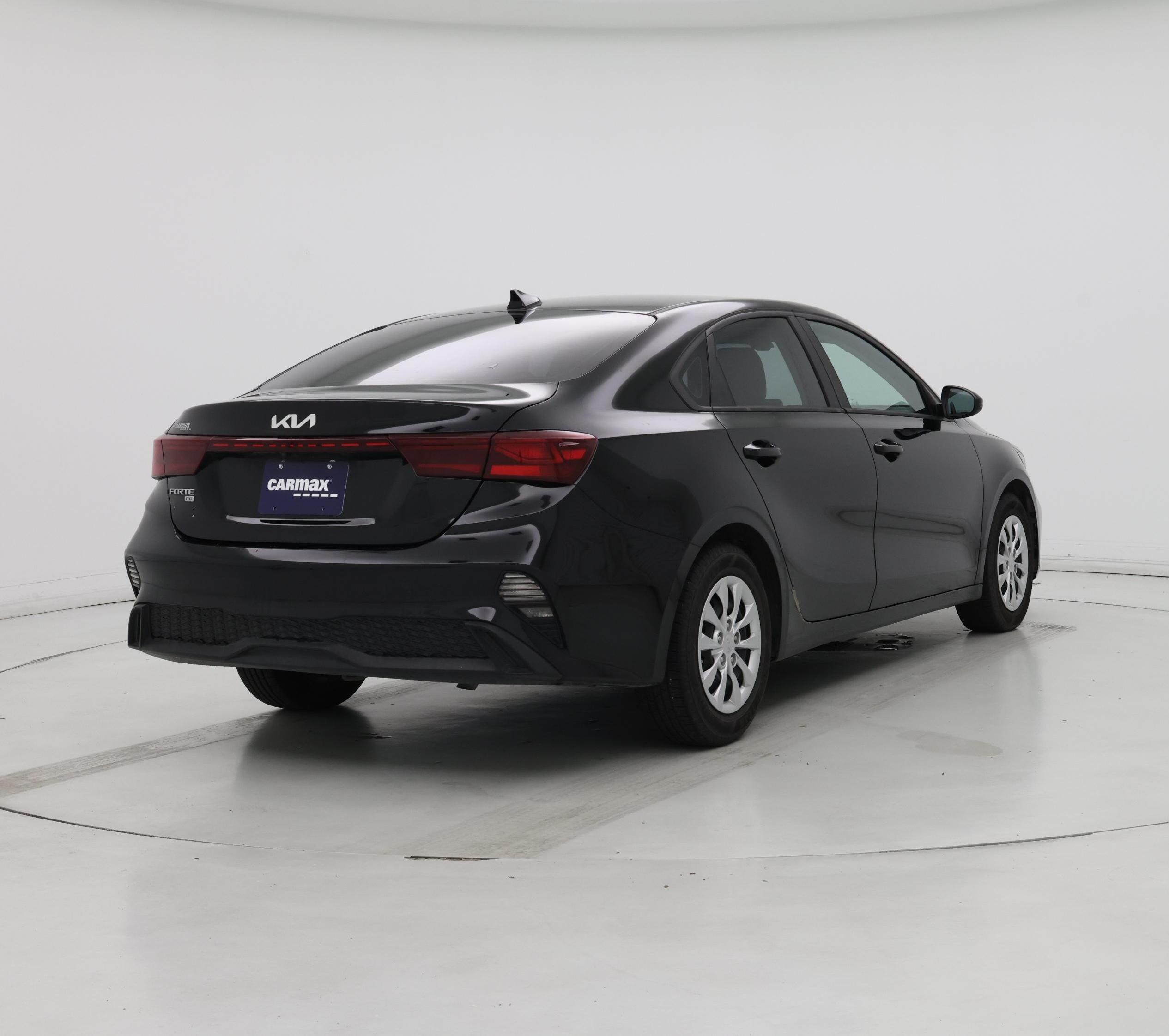 Thumbnail: 2023 Kia Forte - 8