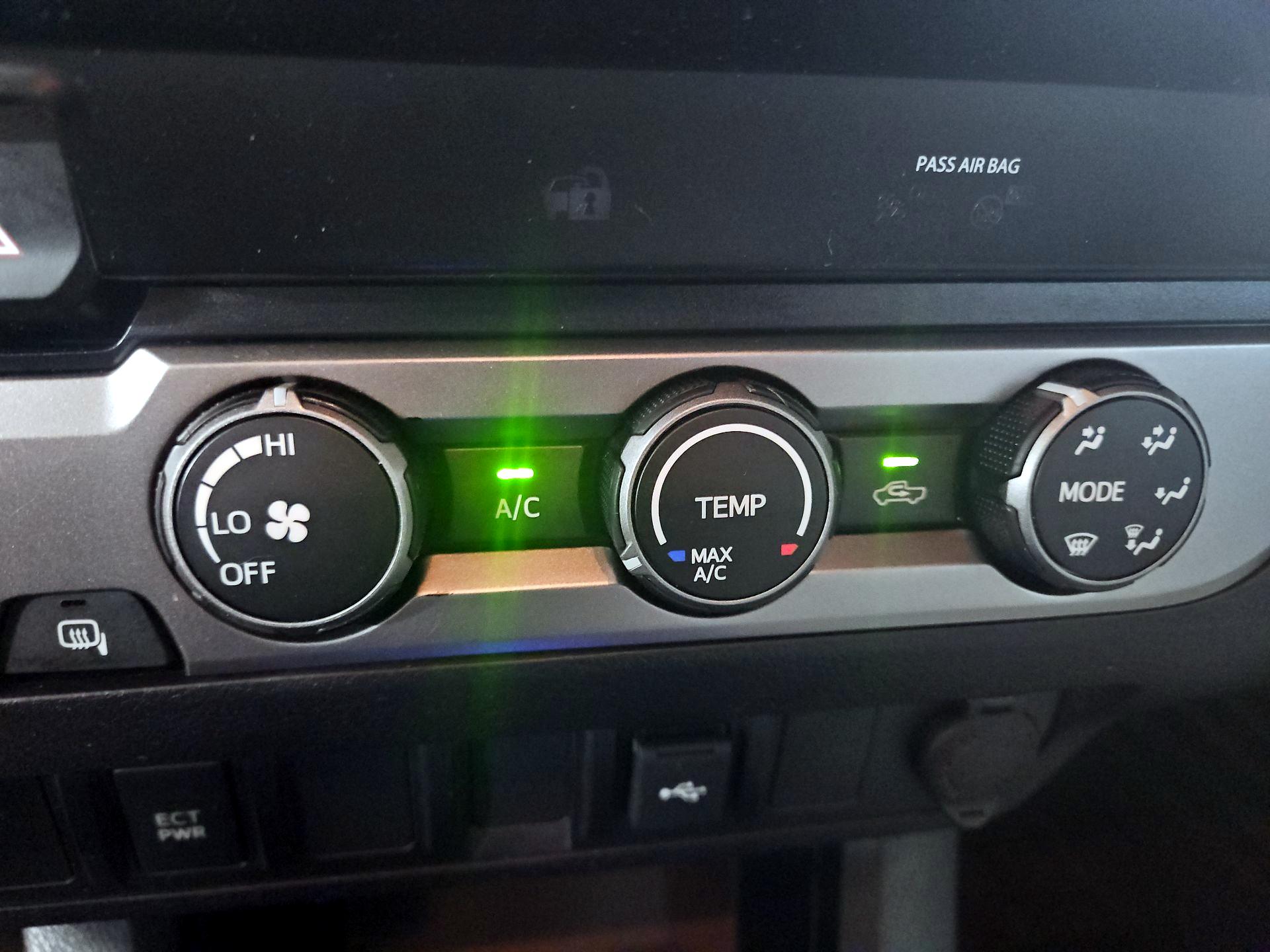 Thumbnail: 2022 Toyota Tacoma - 16