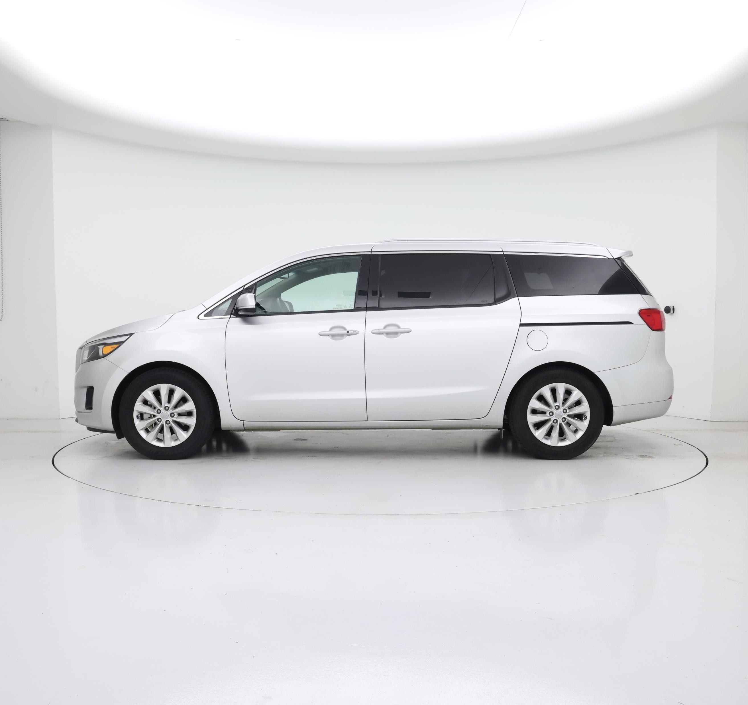 Thumbnail: 2016 Kia Sedona - 3