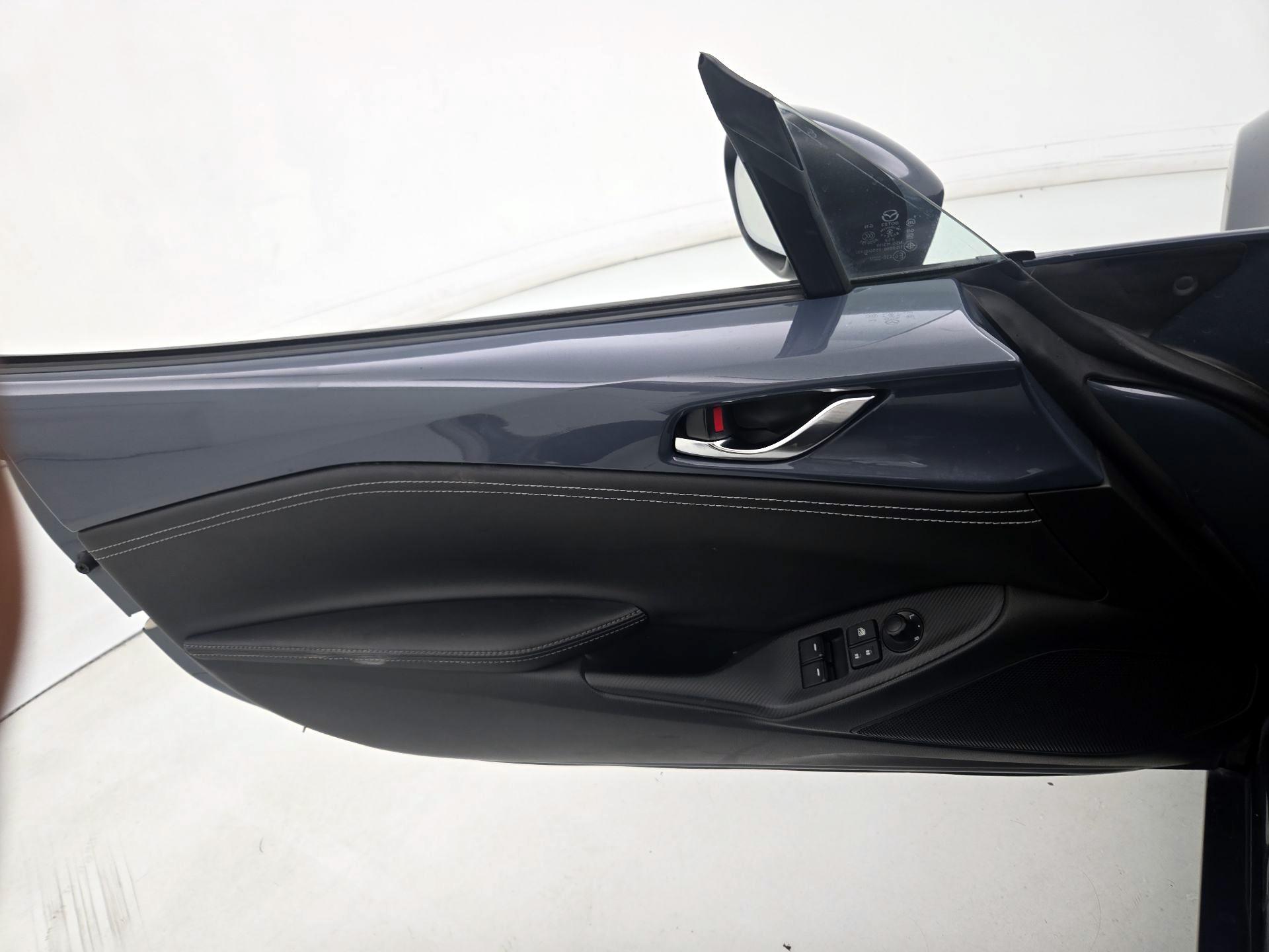 Thumbnail: 2021 Mazda MX-5 Miata - 12