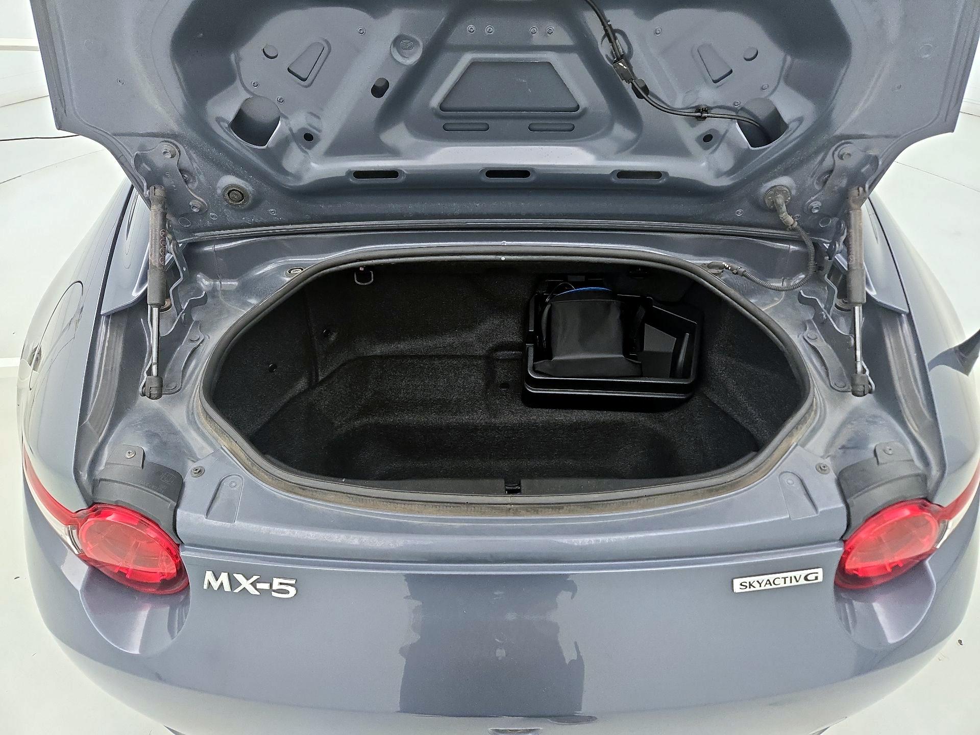 Thumbnail: 2021 Mazda MX-5 Miata - 19