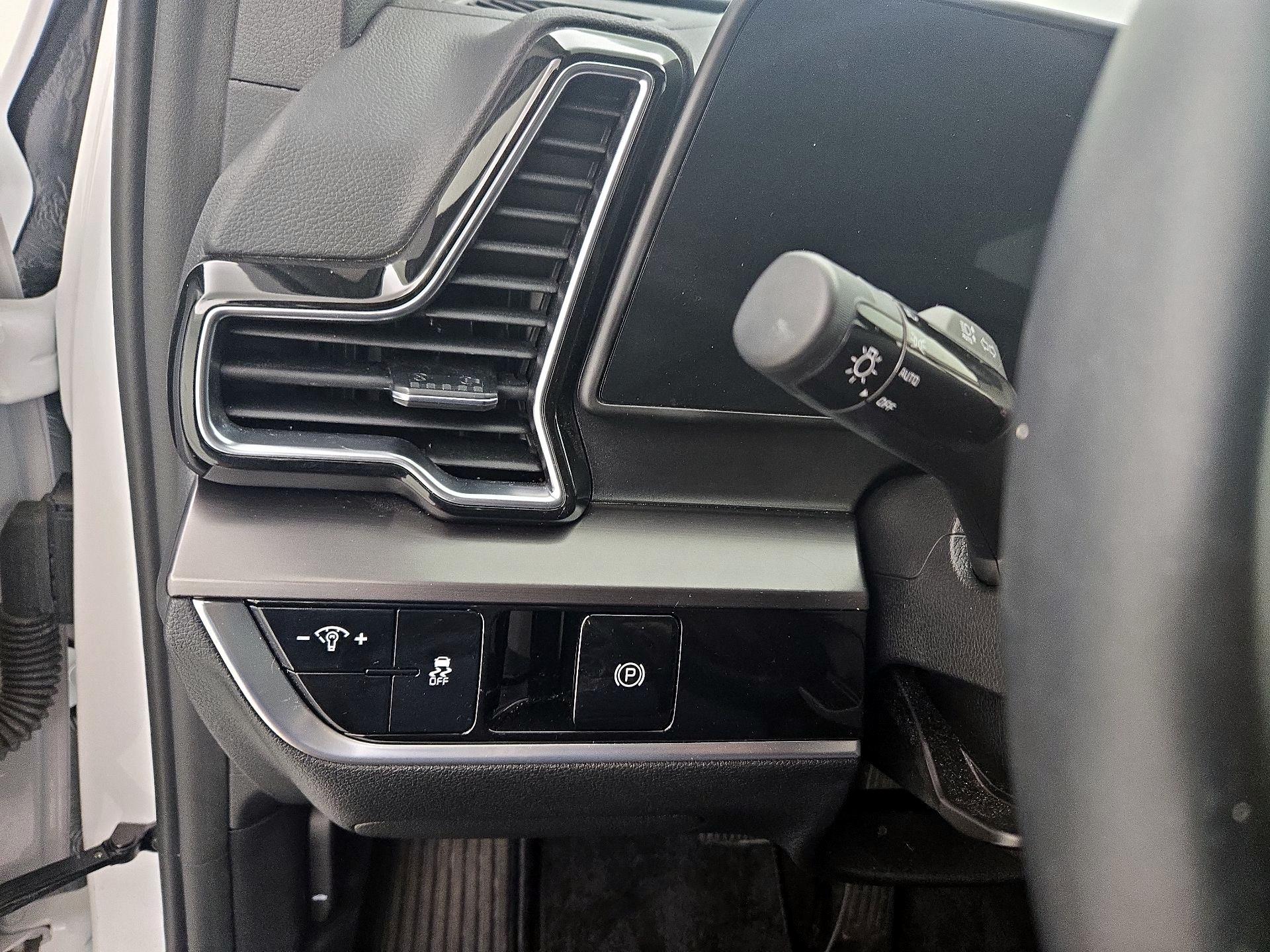 Thumbnail: 2025 Kia Sportage - 13