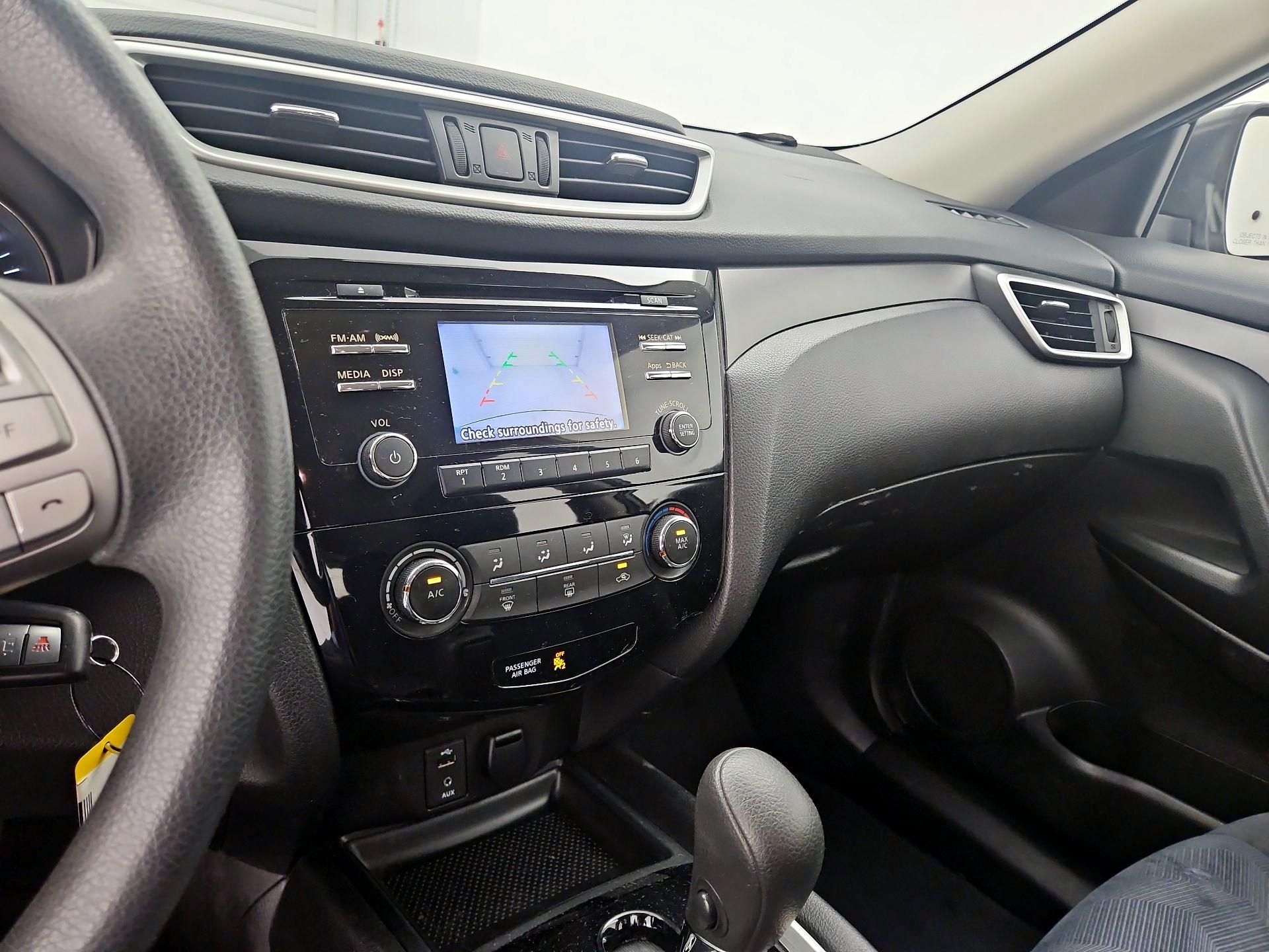 Thumbnail: 2016 Nissan Rogue - 14