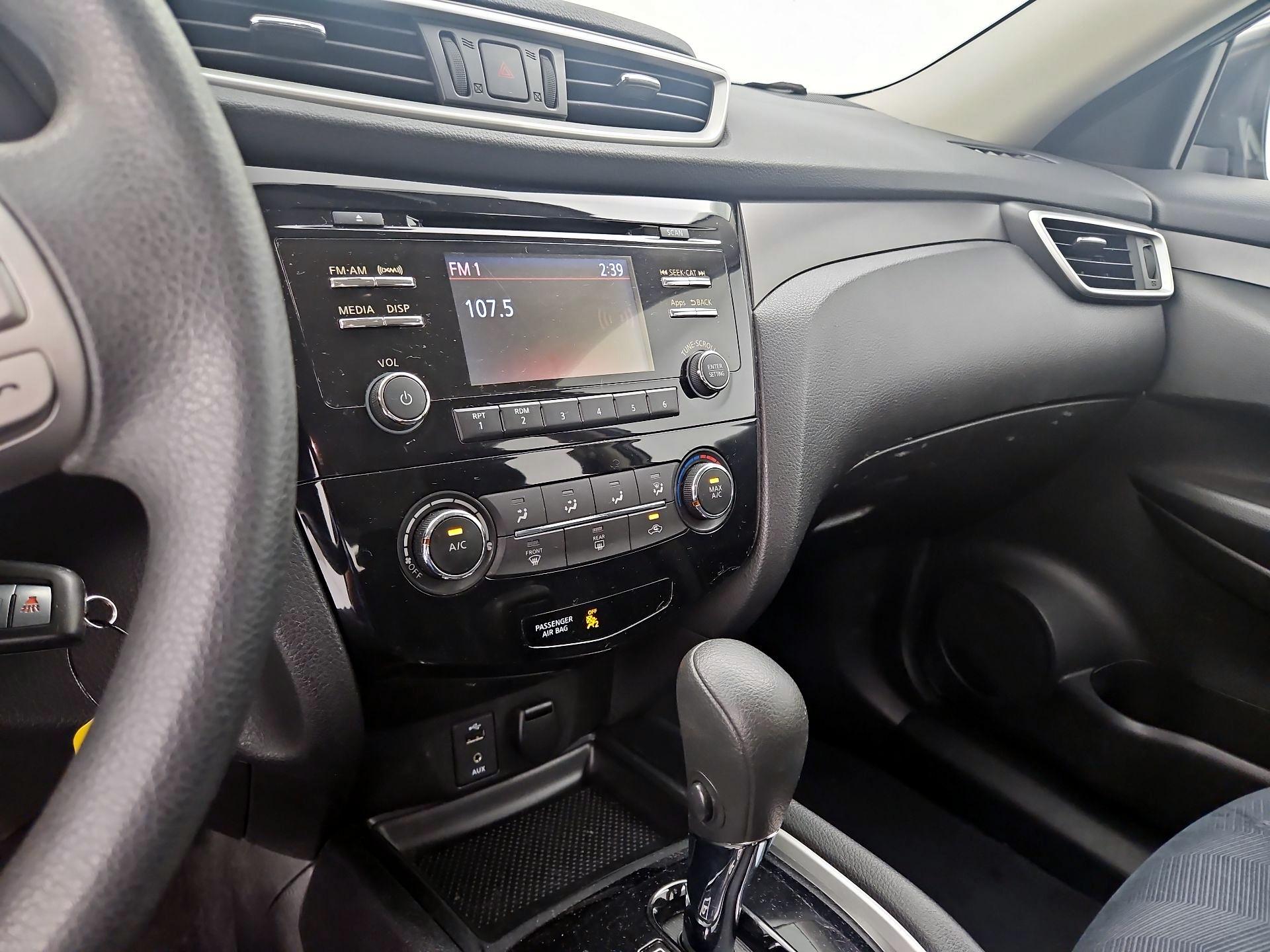 Thumbnail: 2016 Nissan Rogue - 15