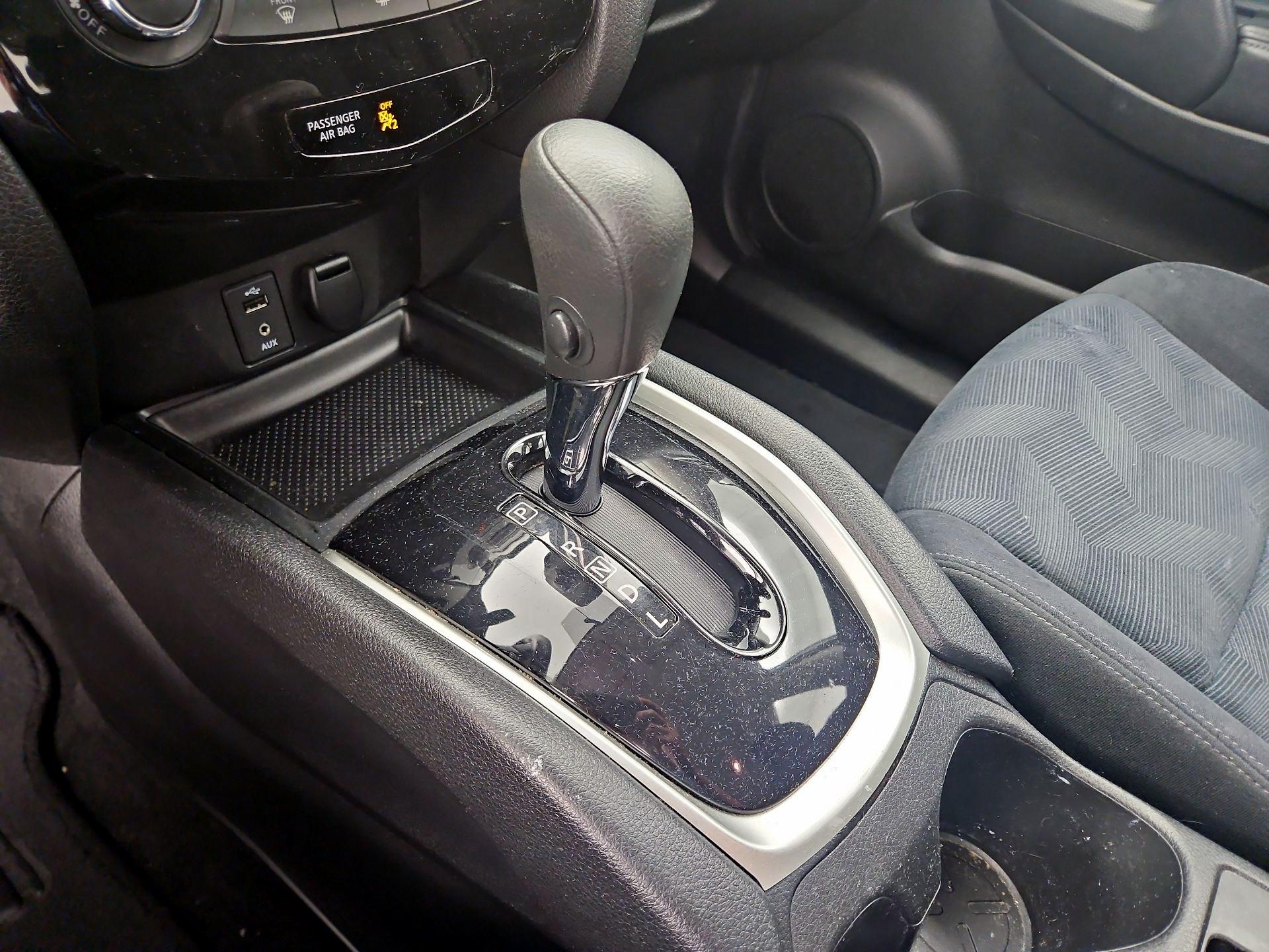 Thumbnail: 2016 Nissan Rogue - 17