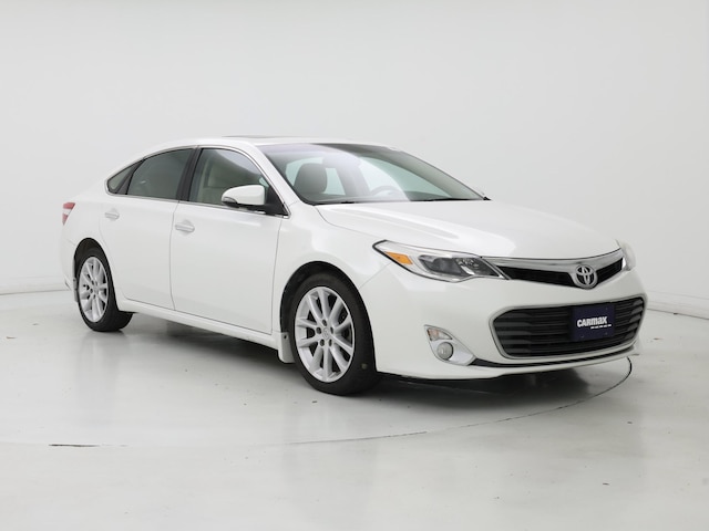 White 2015 Toyota Avalon Limited Sedan Front-Wheel Drive Automatic