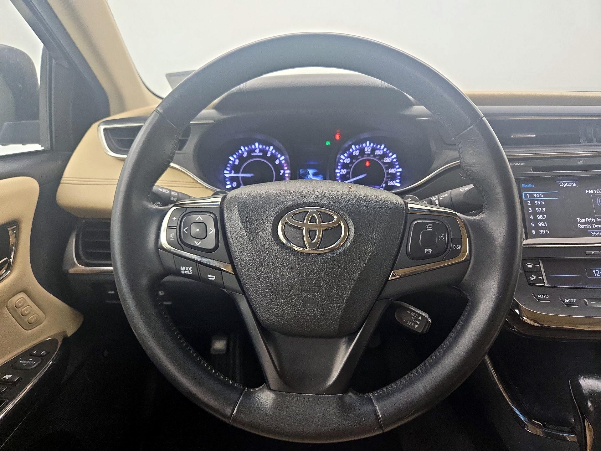 Thumbnail: 2015 Toyota Avalon - 10