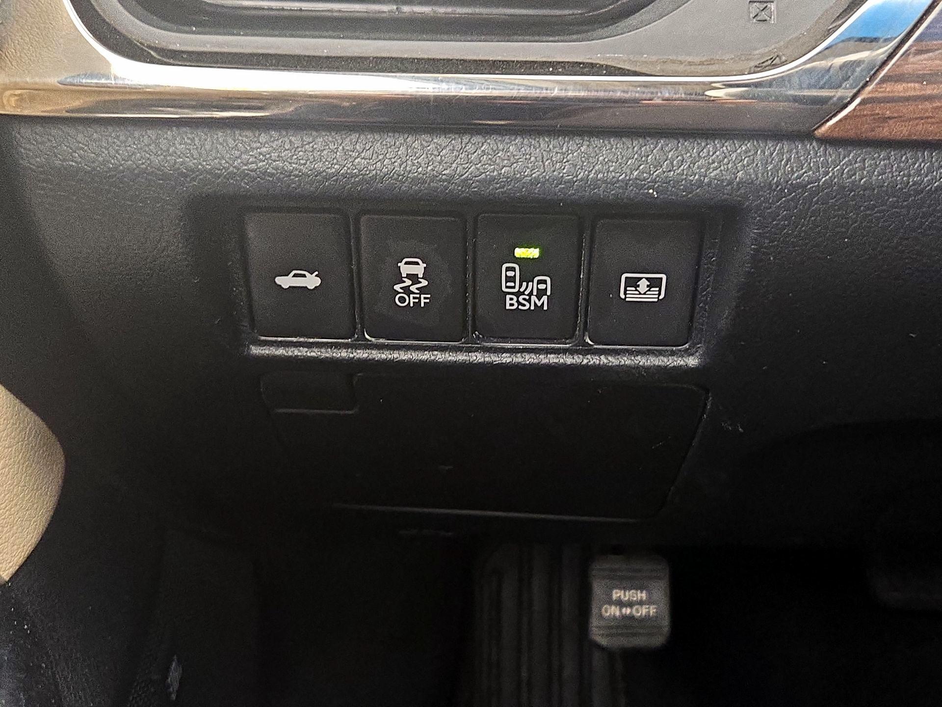 Thumbnail: 2015 Toyota Avalon - 13