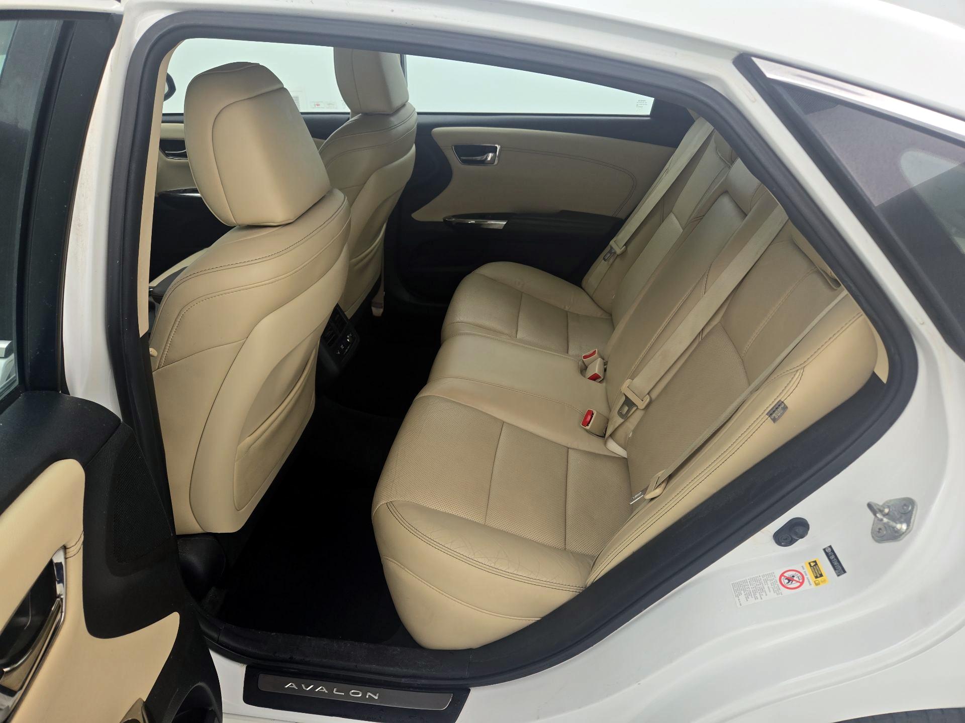 Thumbnail: 2015 Toyota Avalon - 20