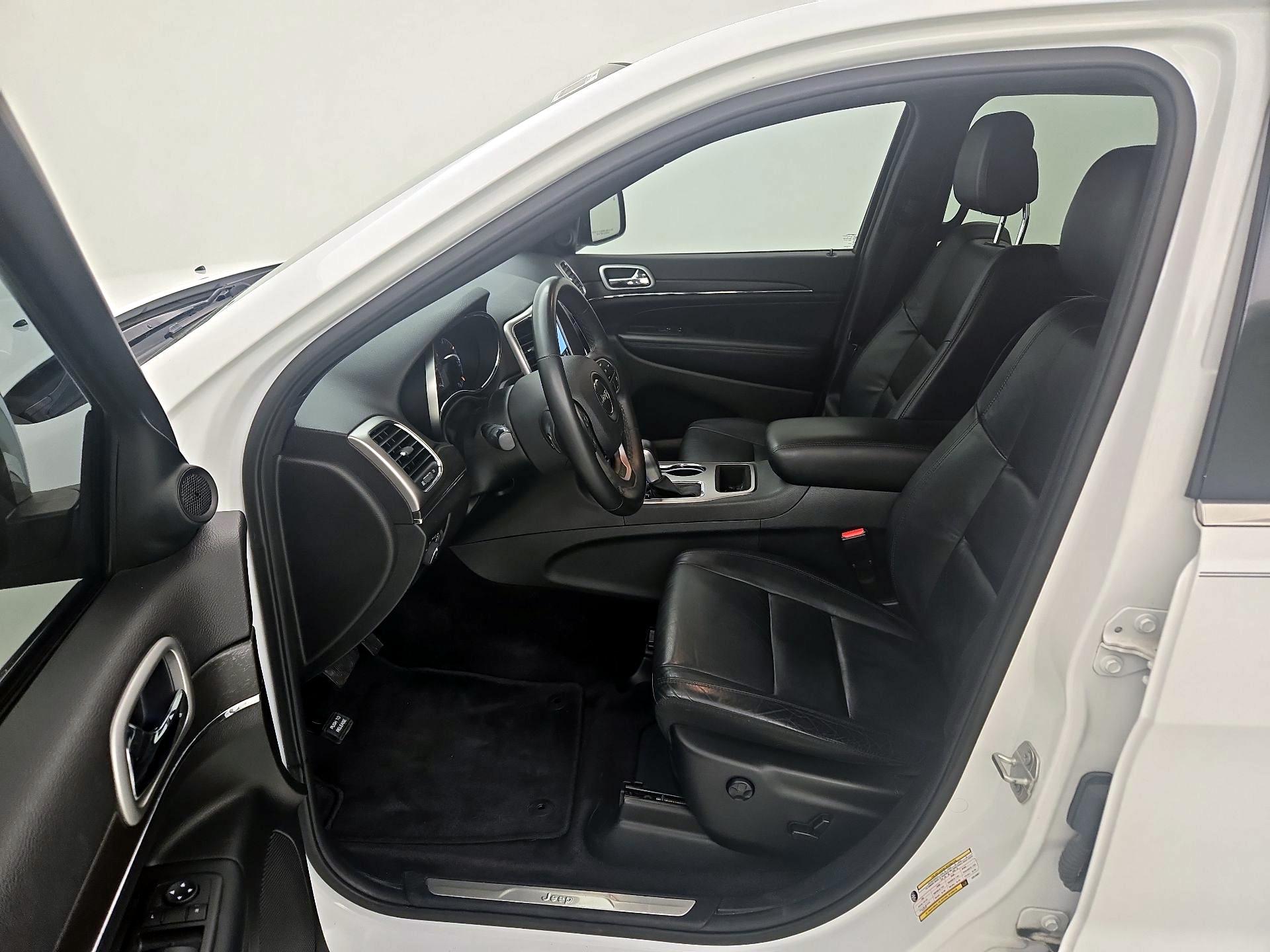 Thumbnail: 2018 Jeep Grand Cherokee - 11