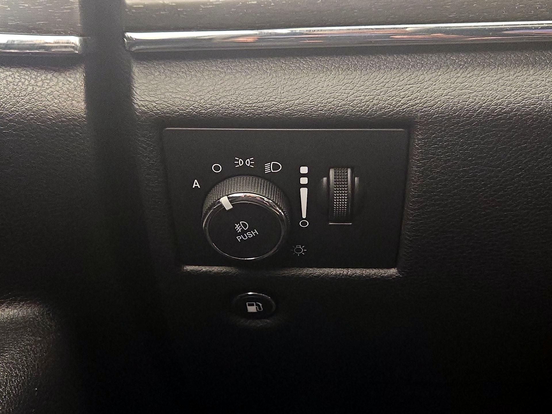 Thumbnail: 2018 Jeep Grand Cherokee - 13