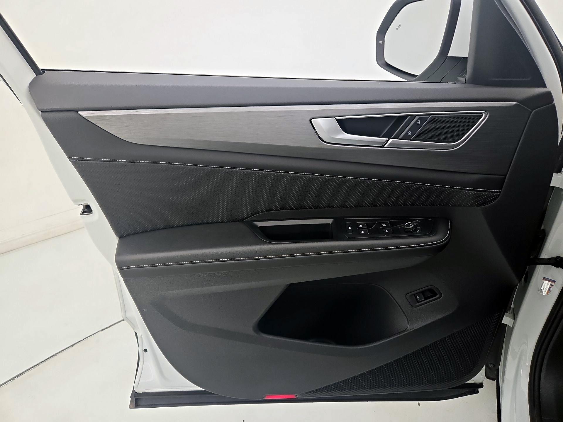 Thumbnail: 2024 Volkswagen Atlas - 12