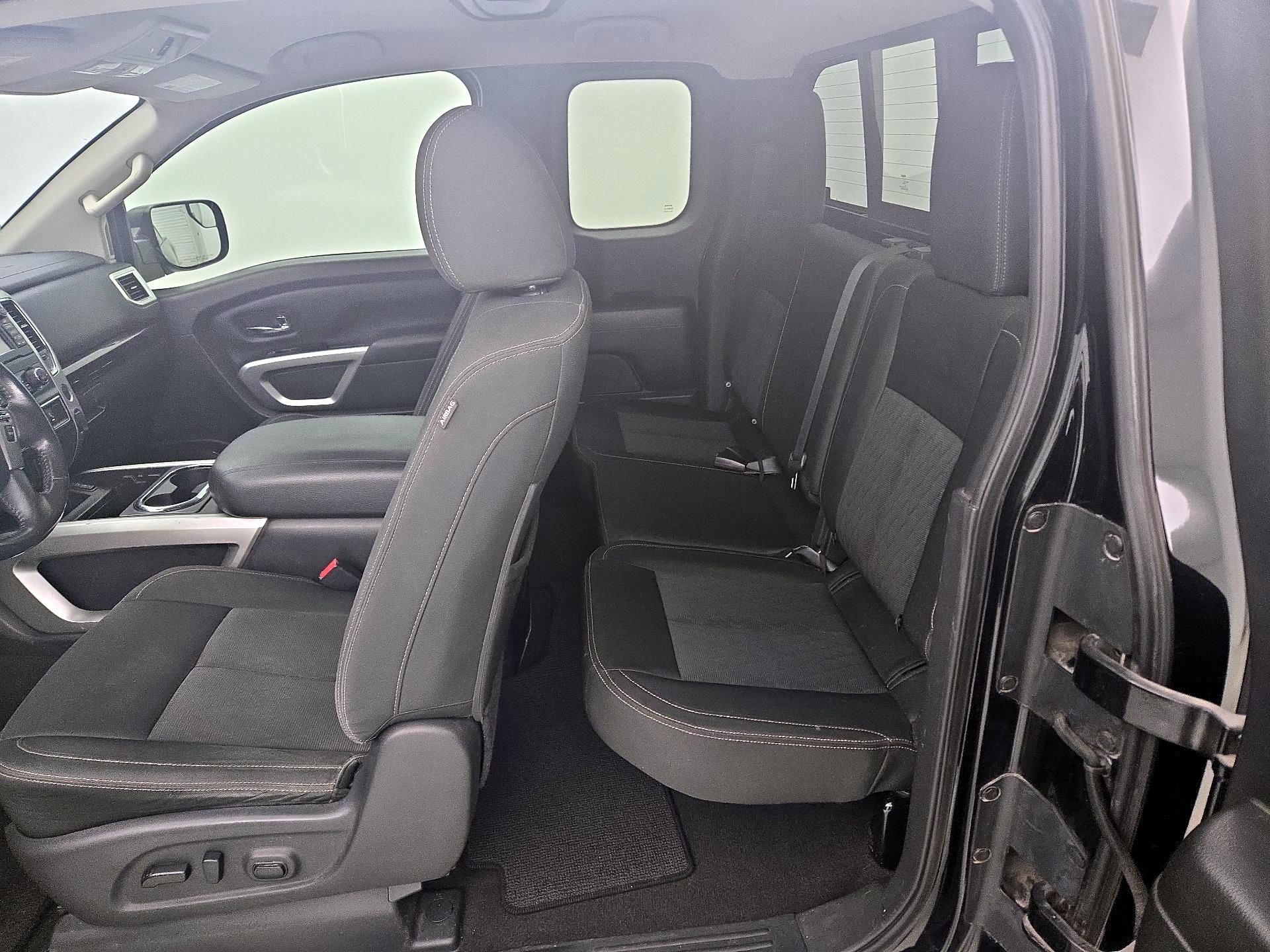 Thumbnail: 2018 Nissan Titan - 19