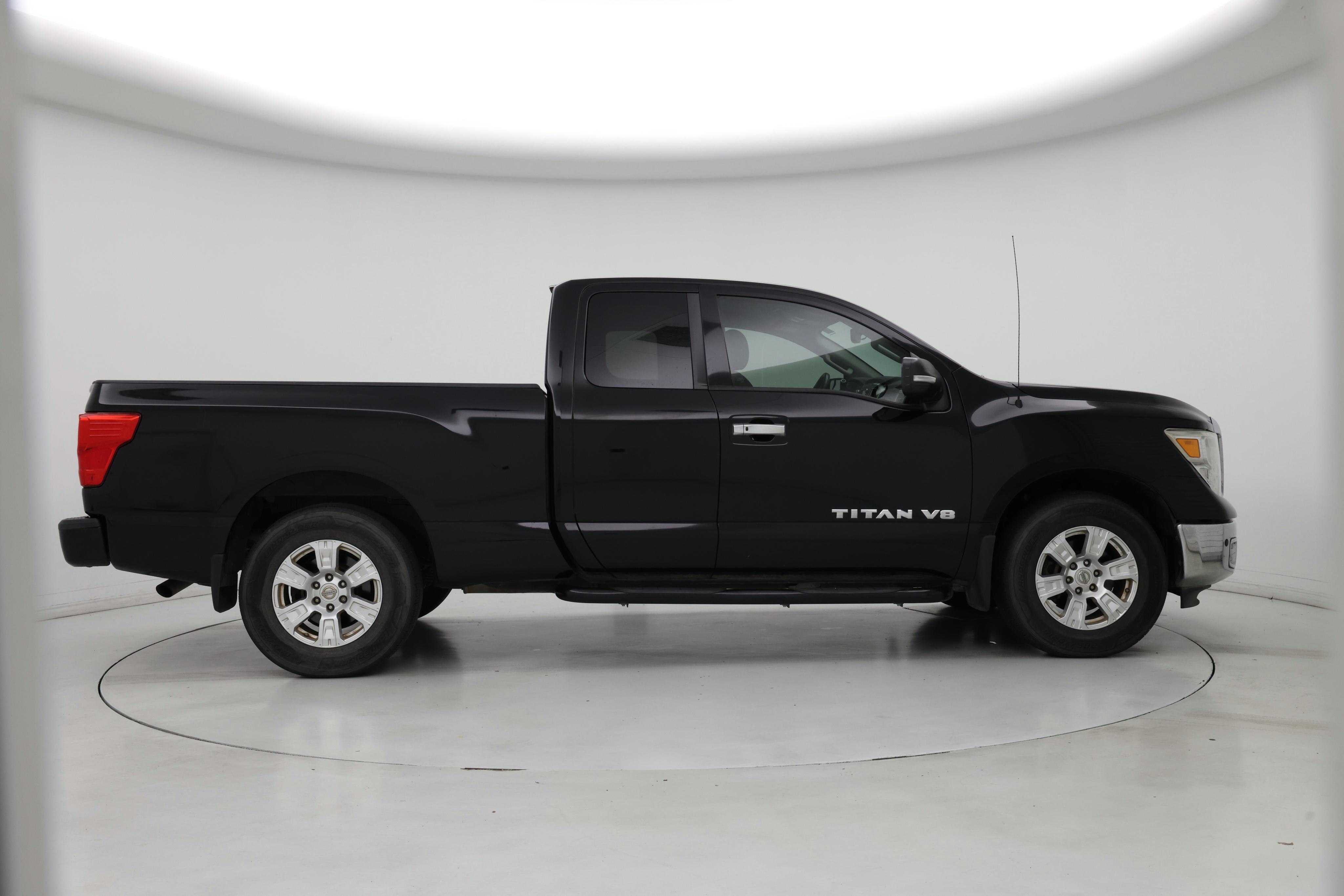 Thumbnail: 2018 Nissan Titan - 7
