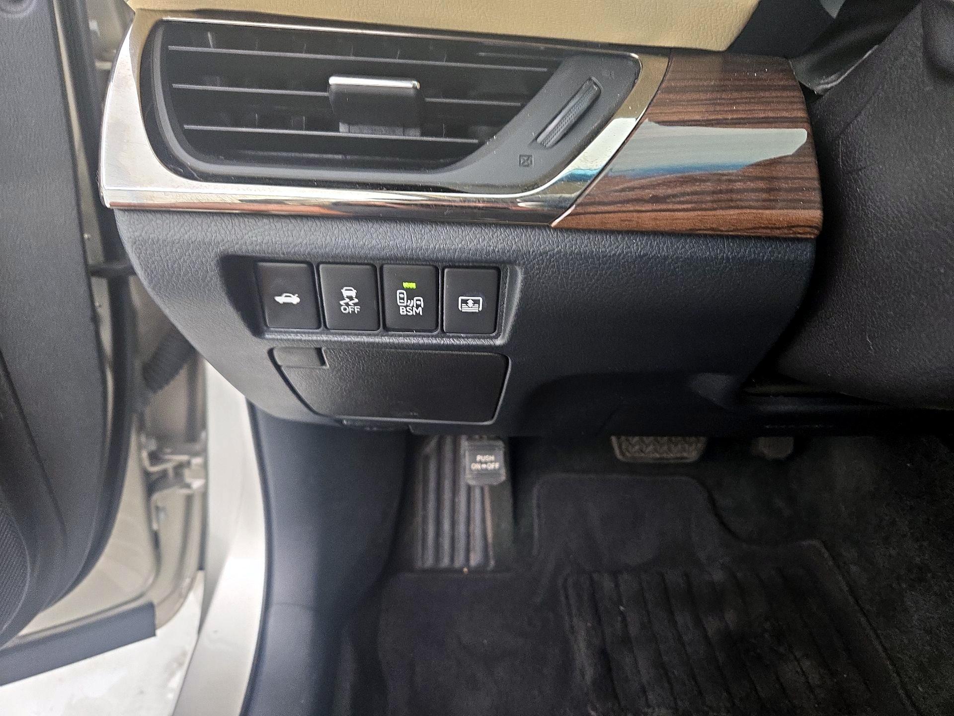 Thumbnail: 2014 Toyota Avalon - 13