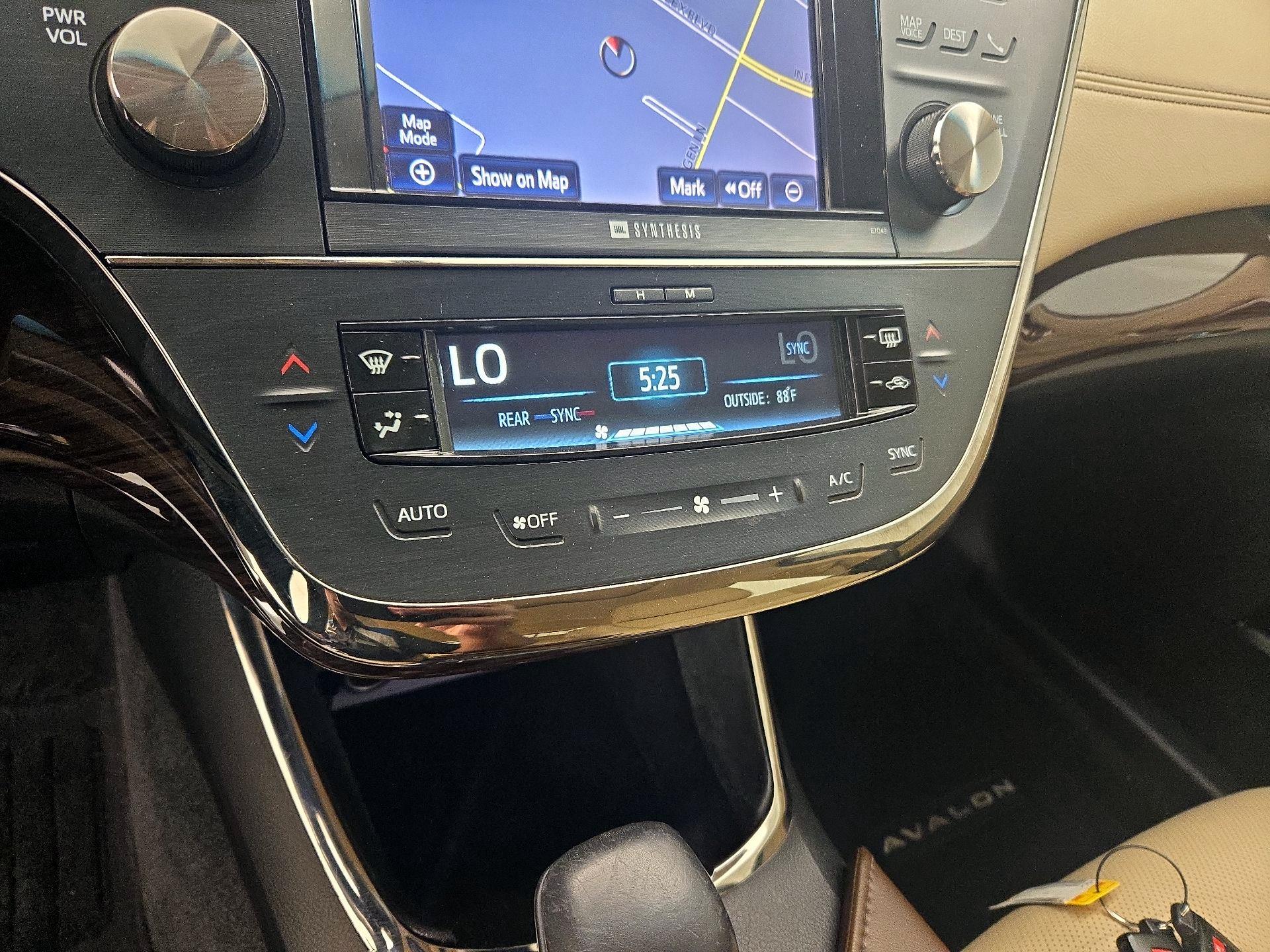 Thumbnail: 2014 Toyota Avalon - 17