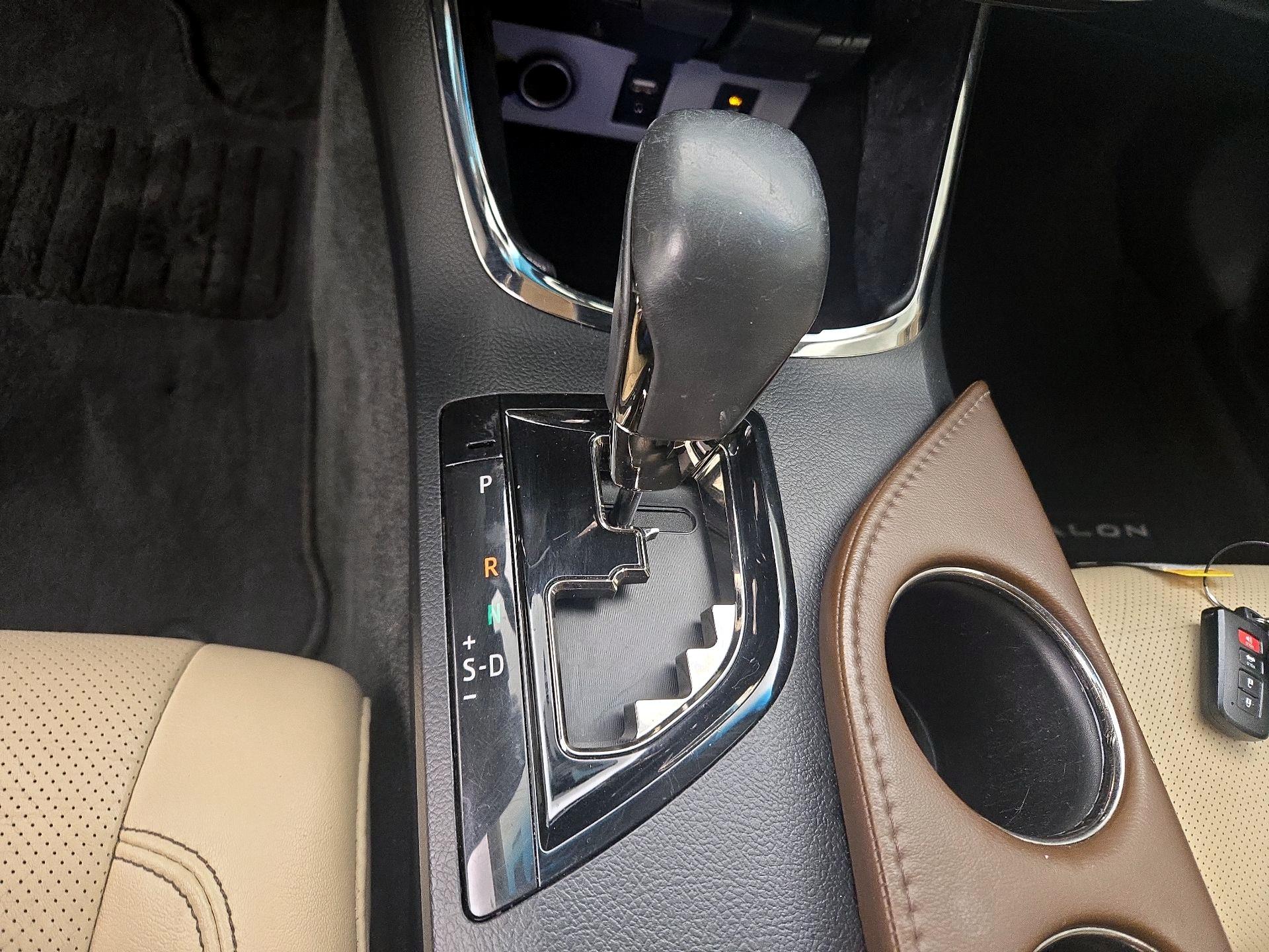 Thumbnail: 2014 Toyota Avalon - 18