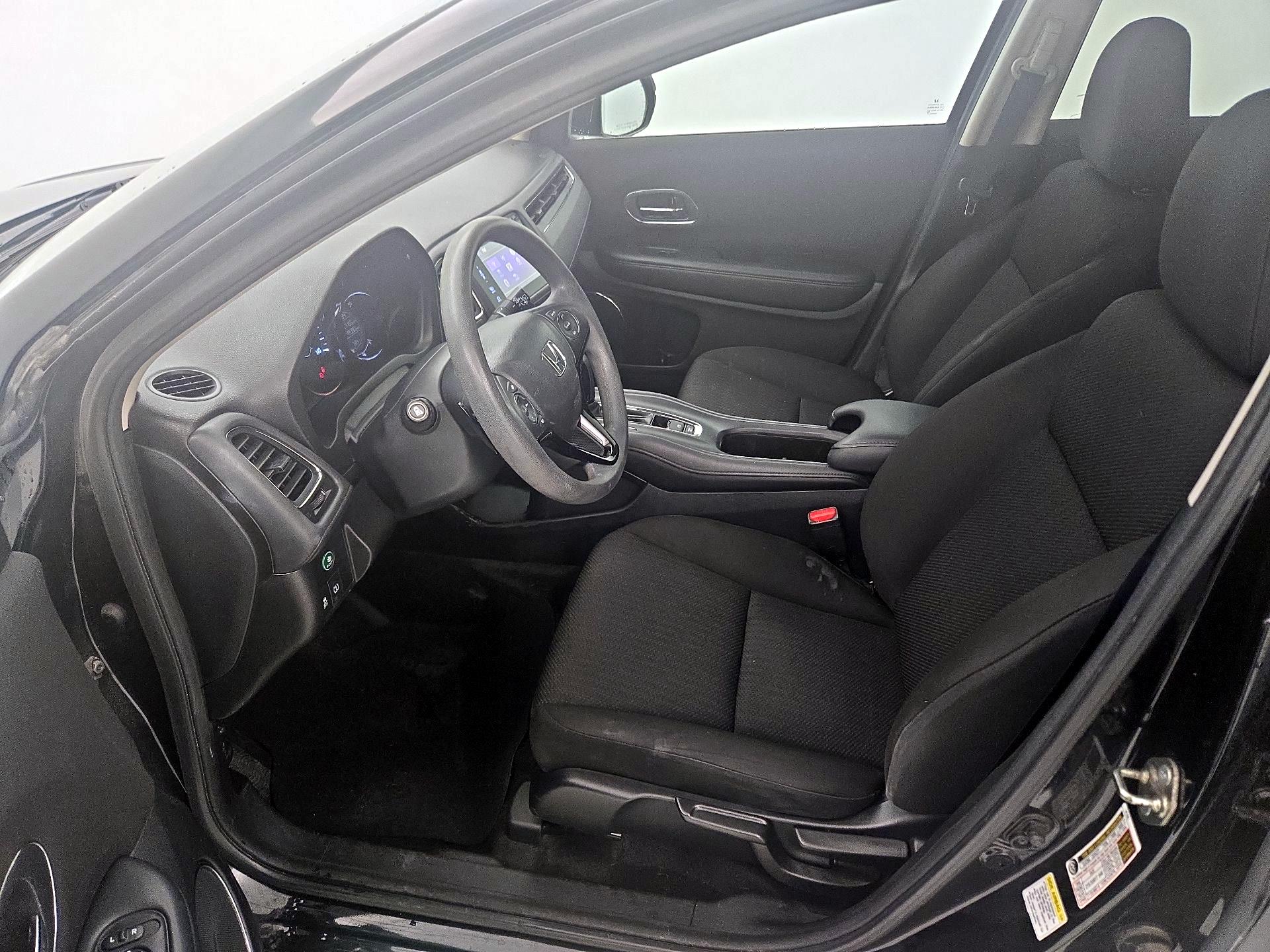 Thumbnail: 2016 Honda HR-V - 11