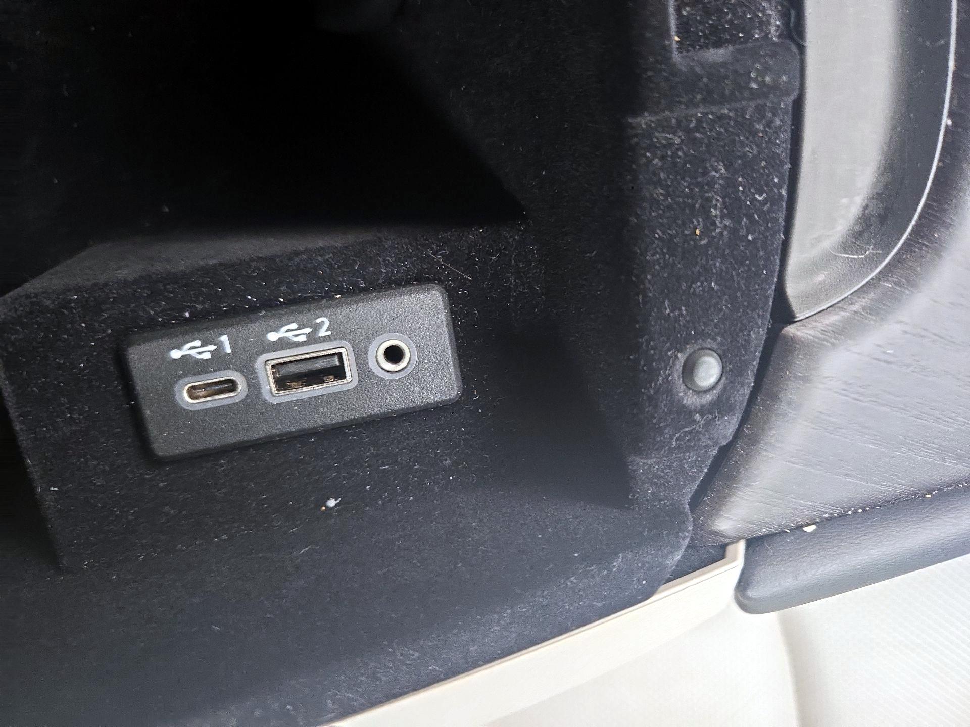 Thumbnail: 2021 INFINITI Q50 - 19