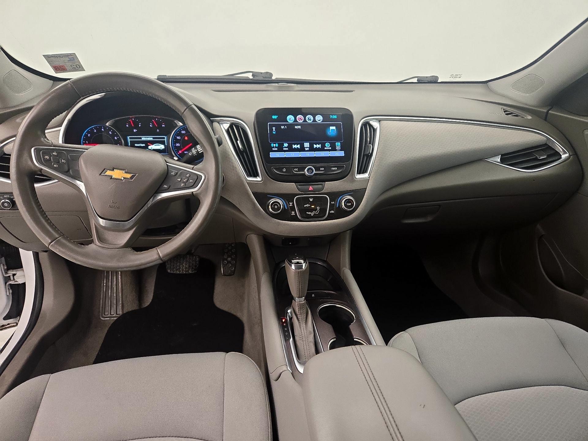 Thumbnail: 2018 Chevrolet Malibu - 9