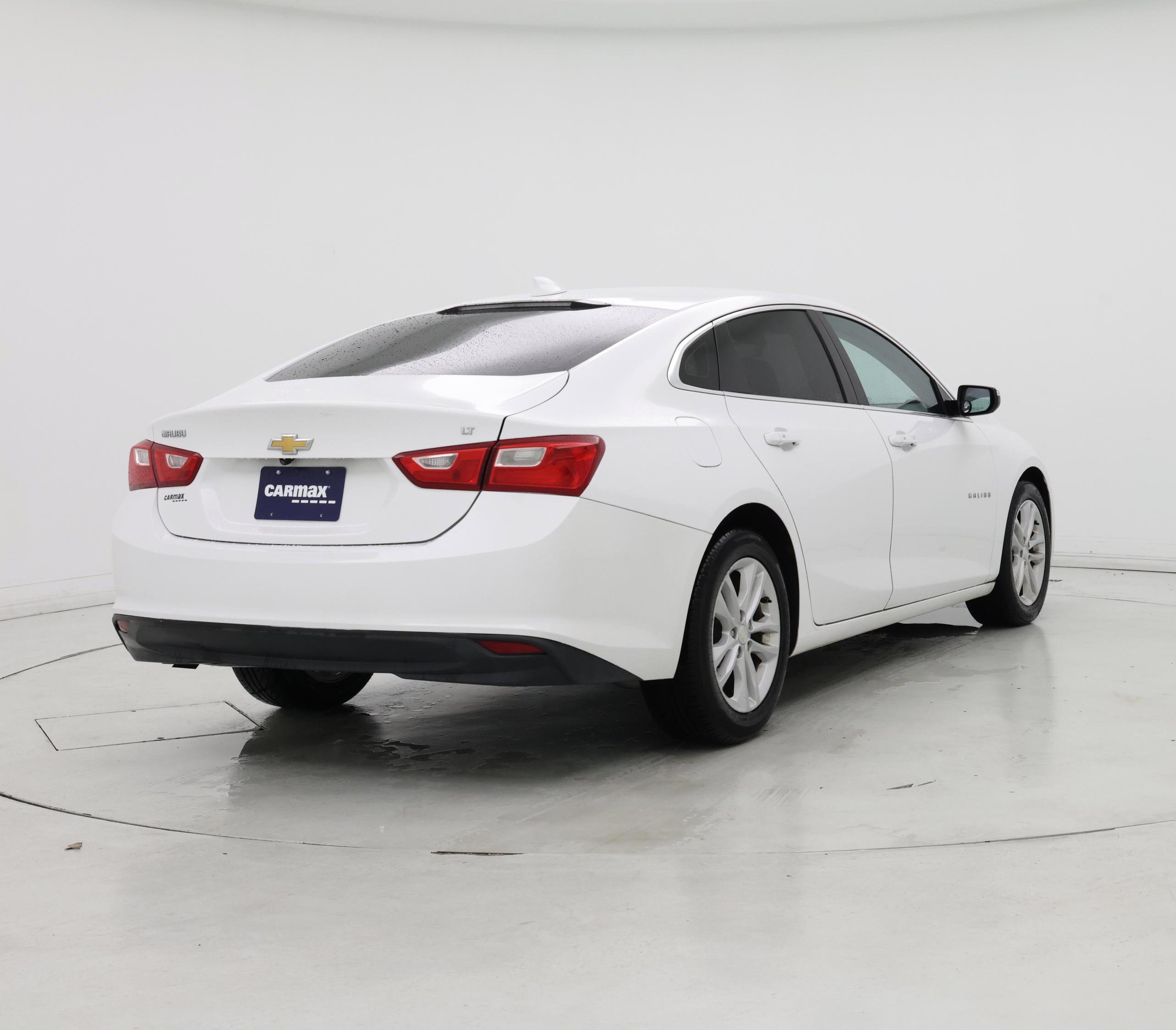 Thumbnail: 2018 Chevrolet Malibu - 8