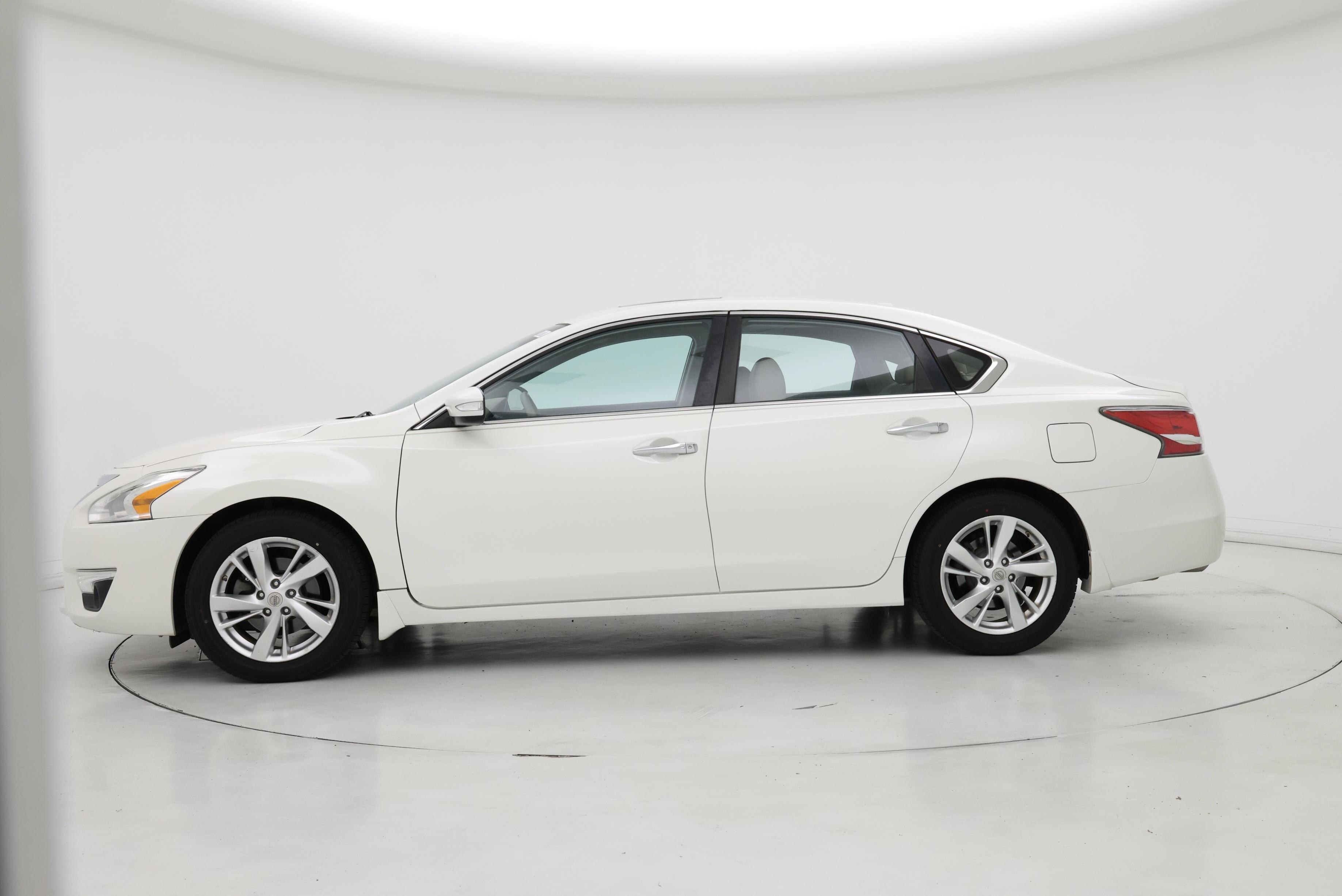 Thumbnail: 2015 Nissan Altima - 3