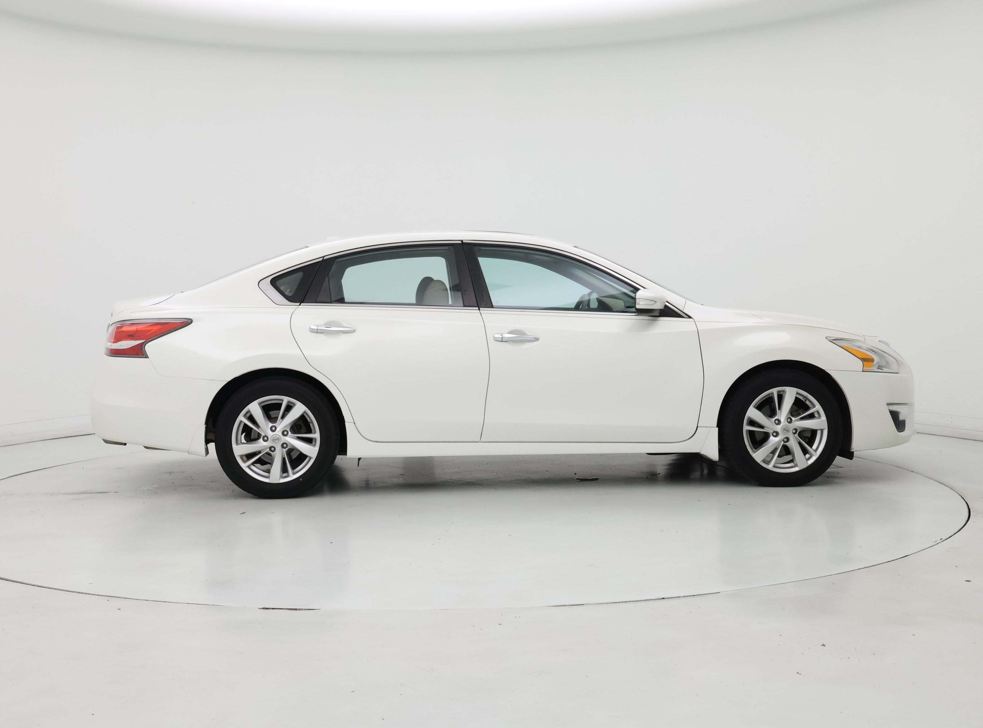 Thumbnail: 2015 Nissan Altima - 7