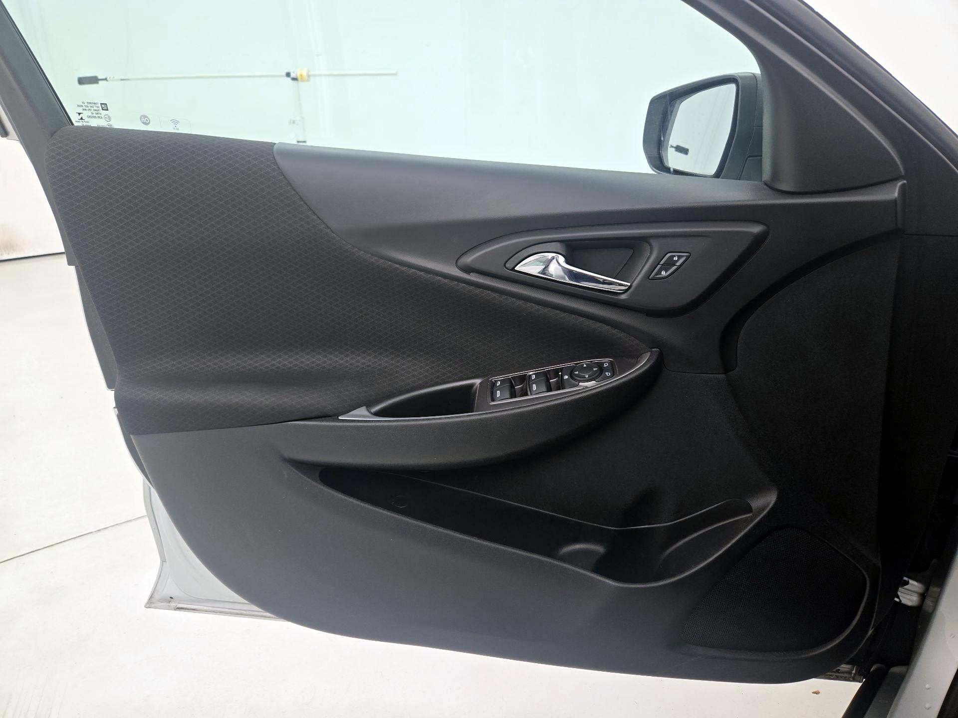 Thumbnail: 2022 Chevrolet Malibu - 12