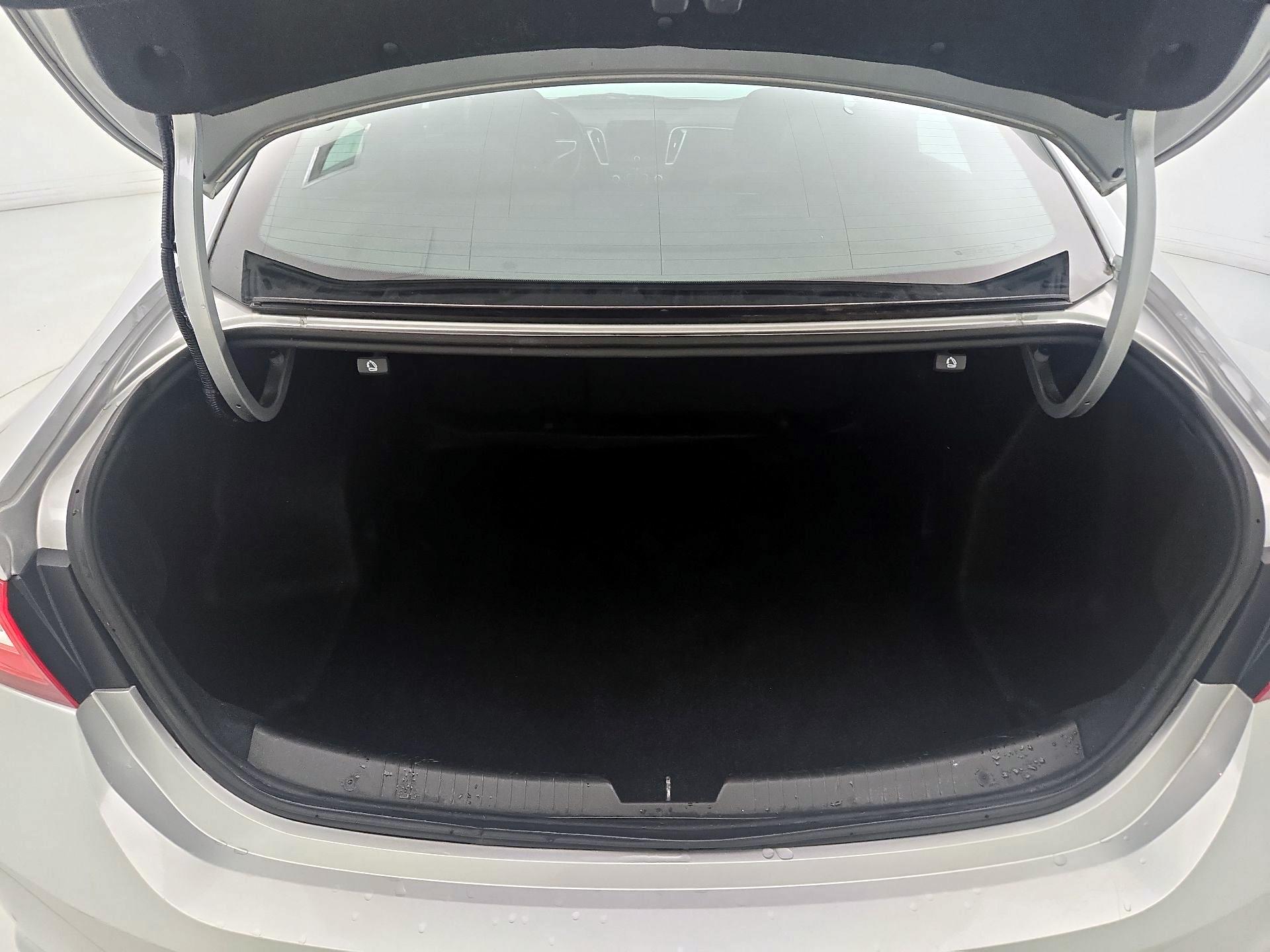 Thumbnail: 2022 Chevrolet Malibu - 20