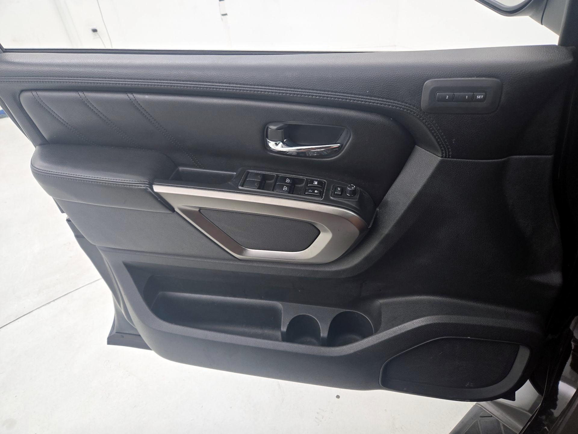 Thumbnail: 2015 Nissan Armada - 12