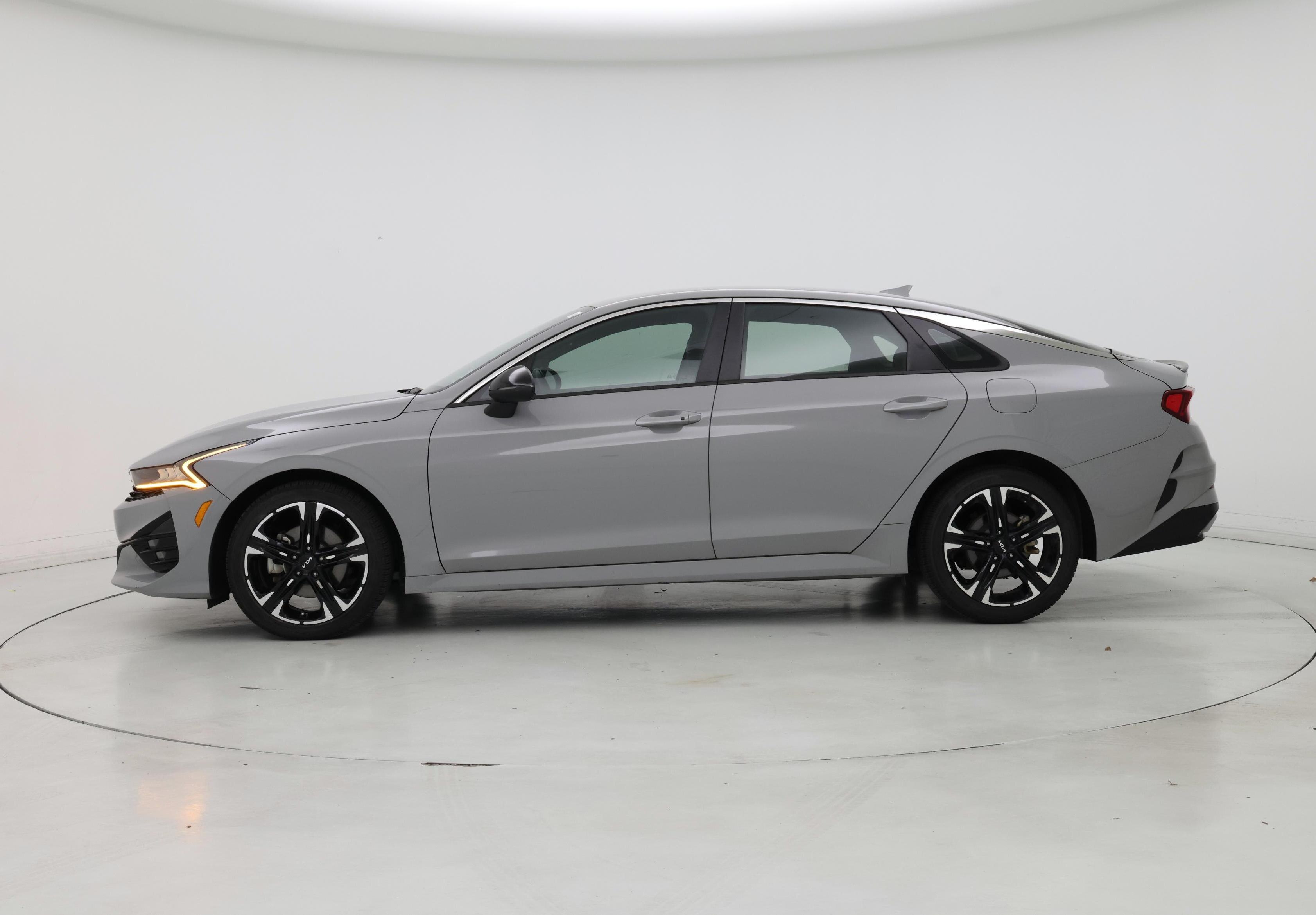 Thumbnail: 2022 Kia K5 - 3