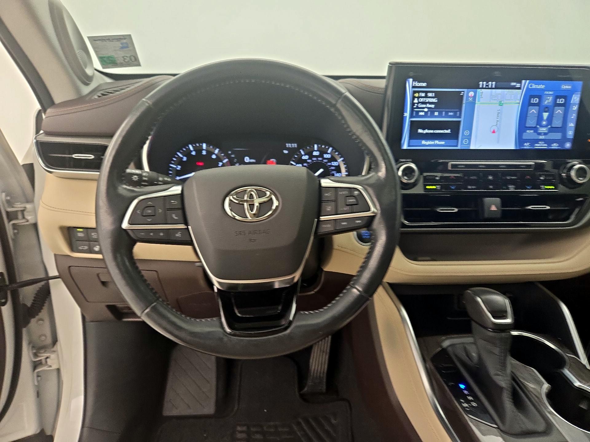 Thumbnail: 2020 Toyota Highlander - 10