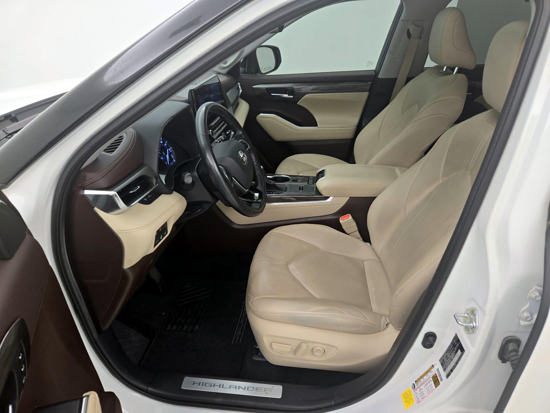 Thumbnail: 2020 Toyota Highlander - 11