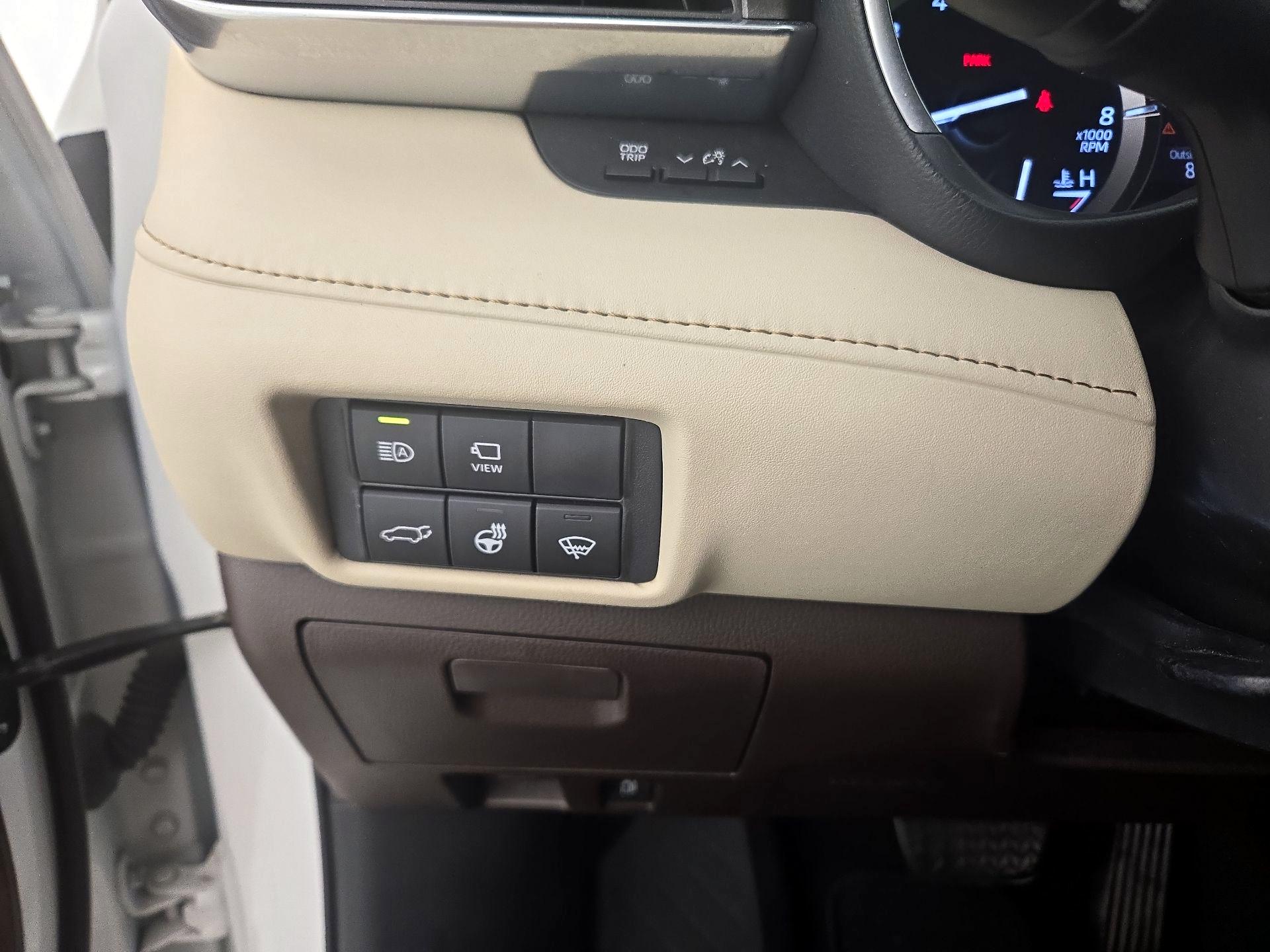 Thumbnail: 2020 Toyota Highlander - 13